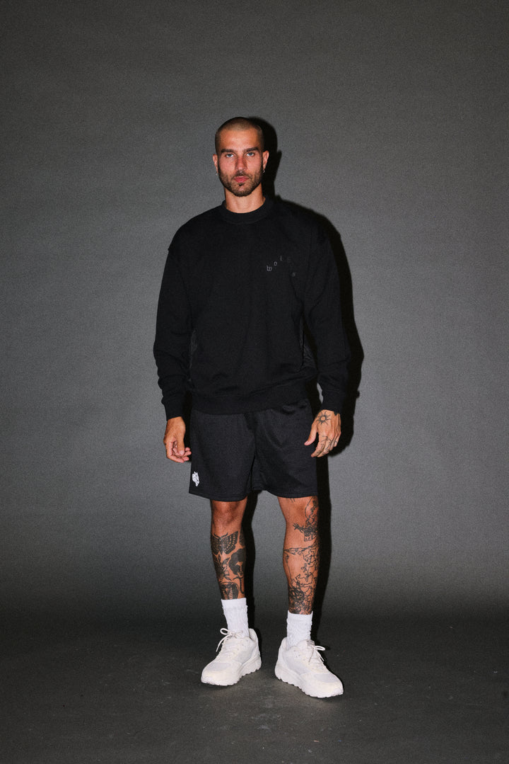 Lineage Frvr London Crewneck in Black