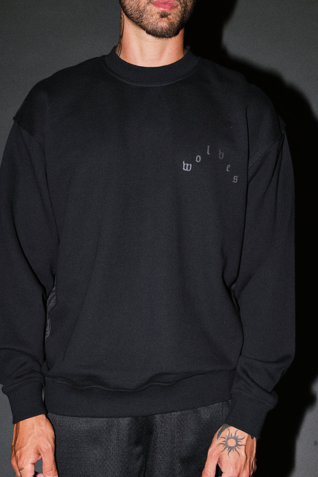Lineage Frvr London Crewneck in Black