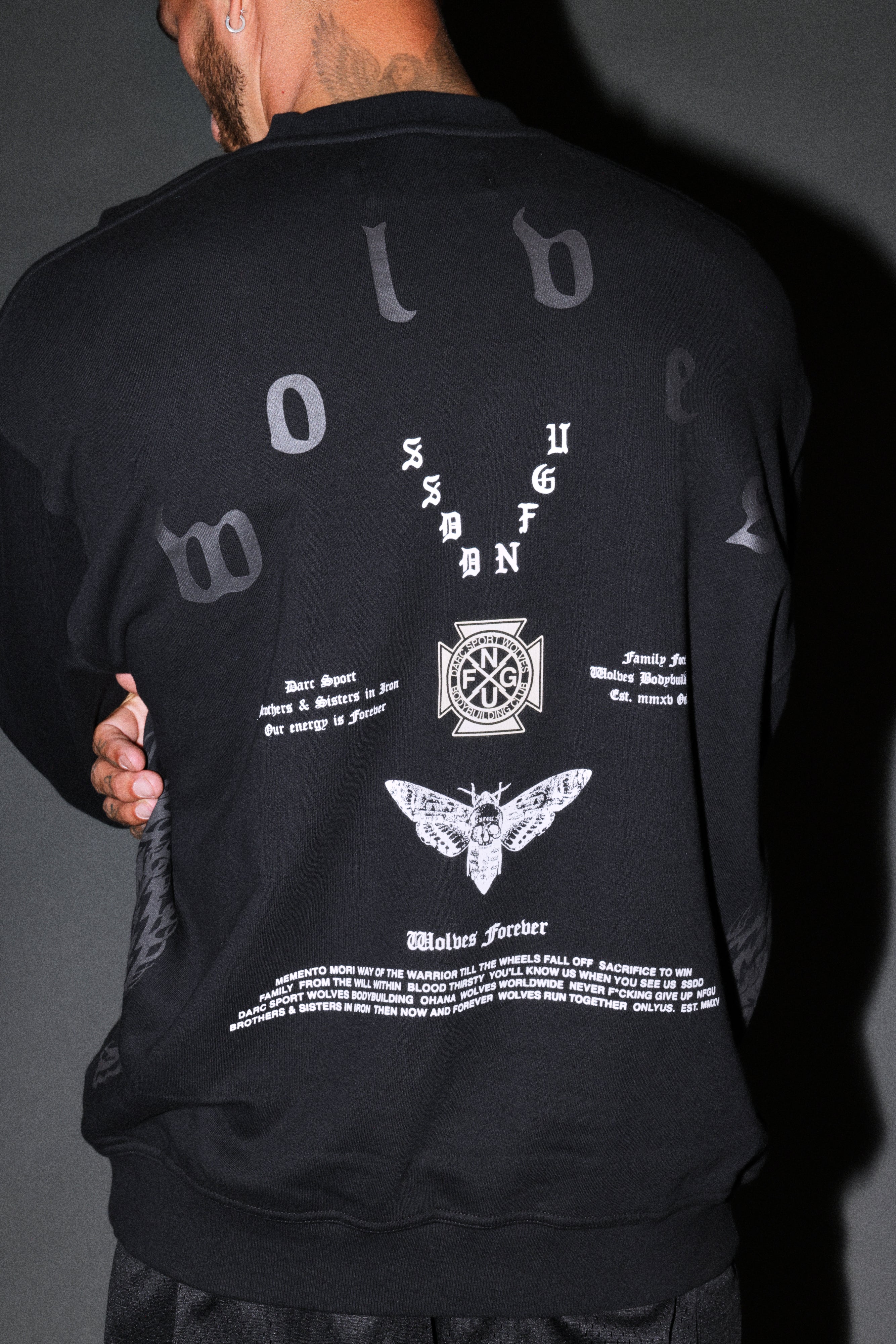 Lineage Frvr London Crewneck in Black
