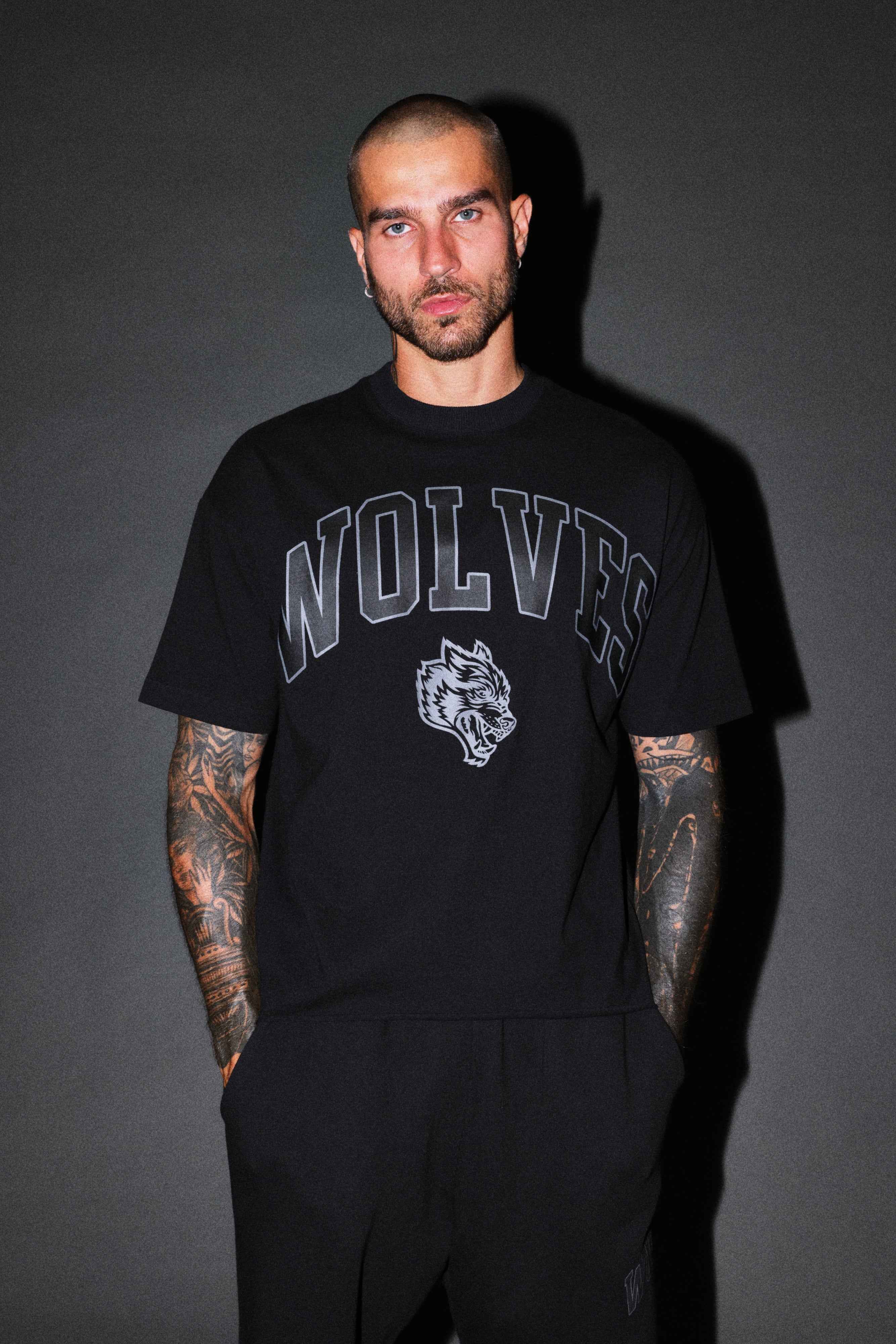 Loyalty Frvr Grunge Mid Length Raw Hem Tee in Black