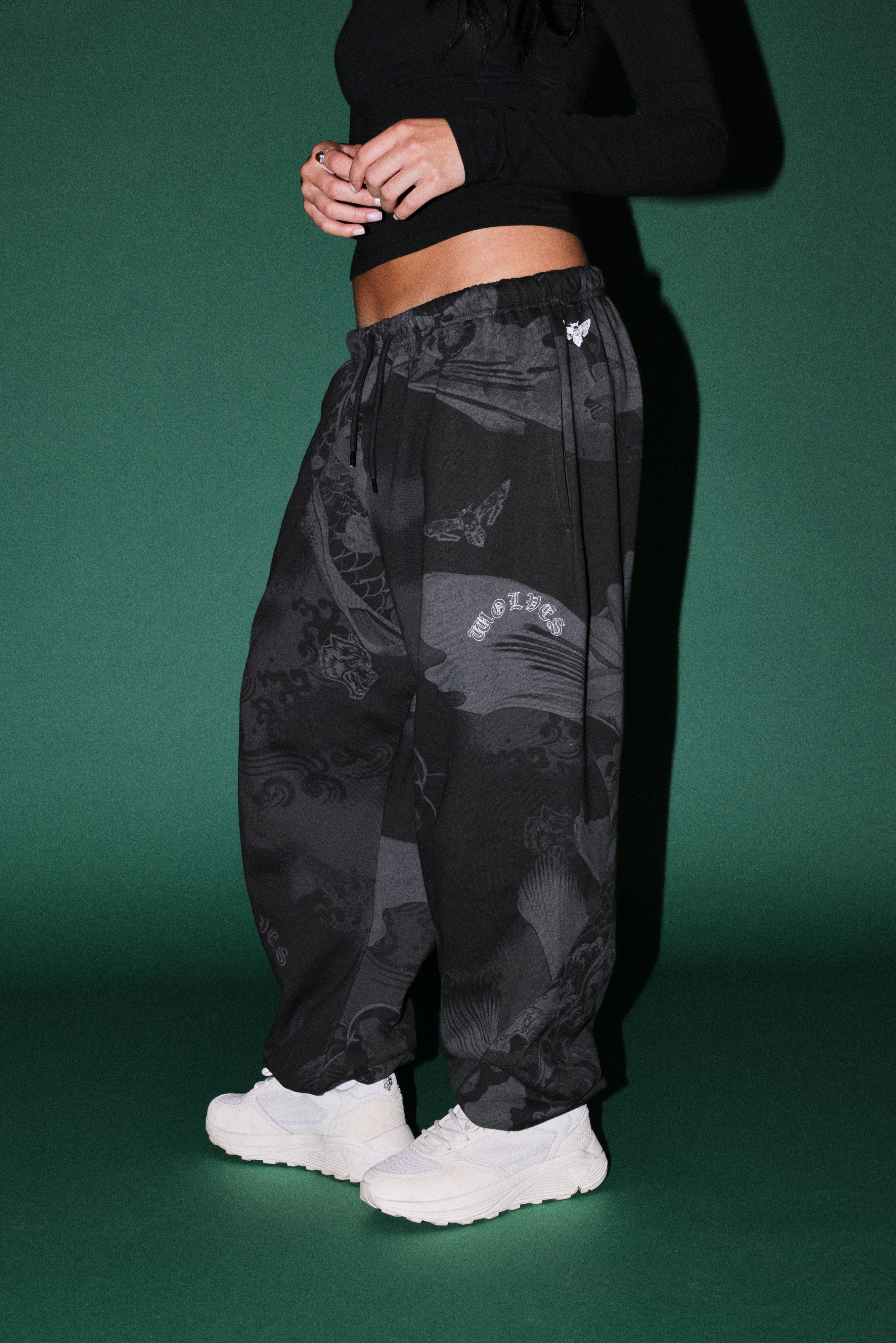 Darc Koi Lightweight Lounger Sweat Pants in Serenity Black