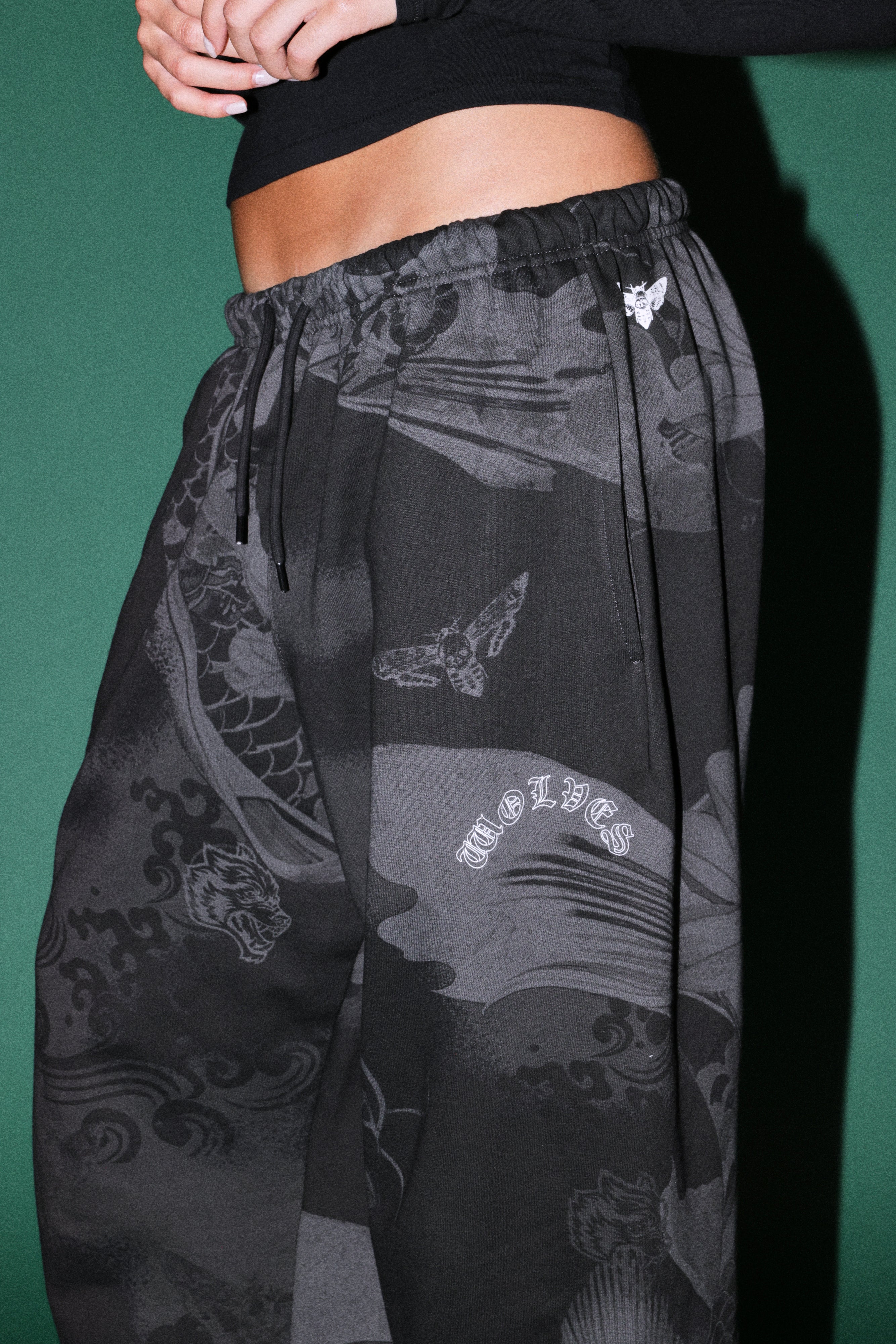 Darc Koi Lightweight Lounger Sweat Pants in Serenity Black