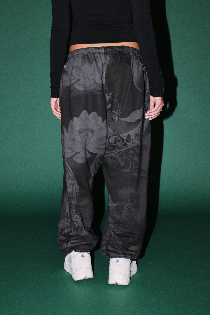 Darc Koi Lightweight Lounger Sweat Pants in Serenity Black