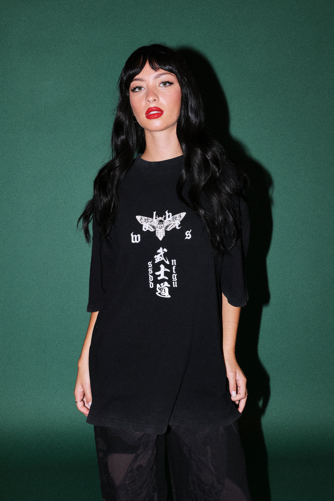 Shinigami'S Embrace Premium Oversized Tee in Black