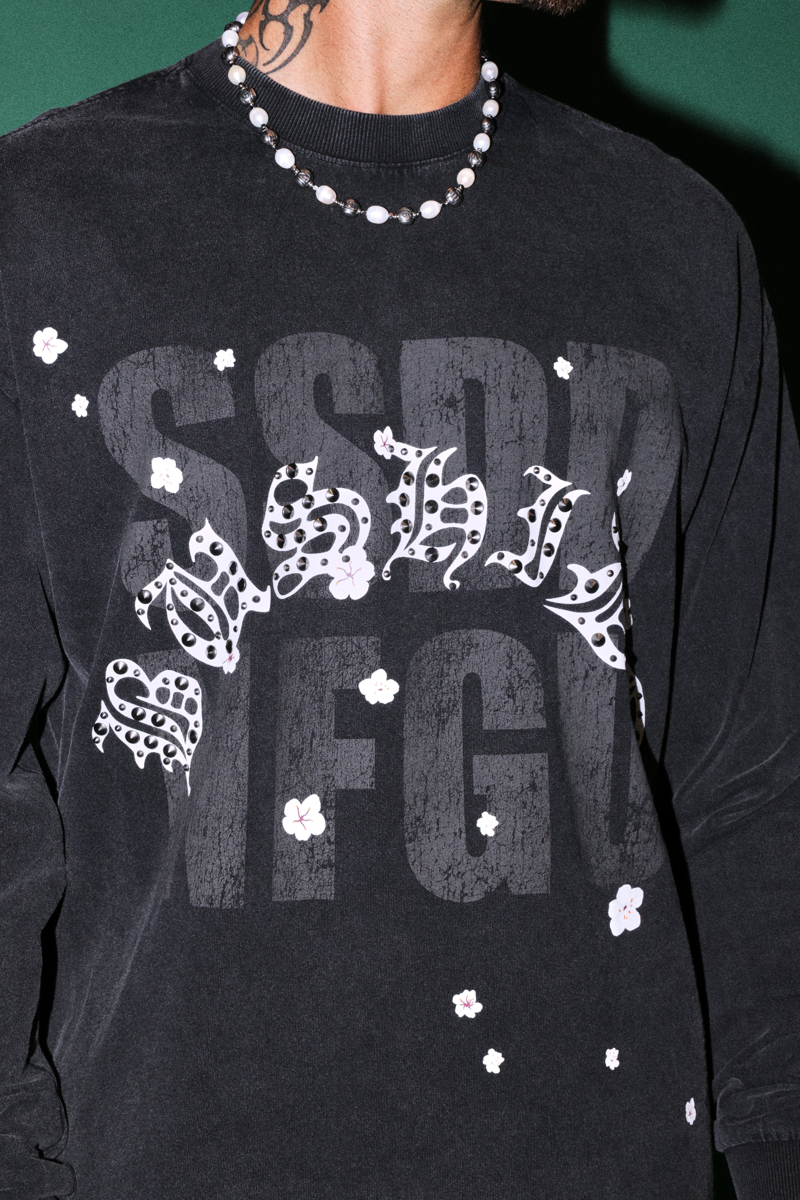 Ssddnfgu Bushido Grunge Mid Length Raw Hem Ls Tee in Black