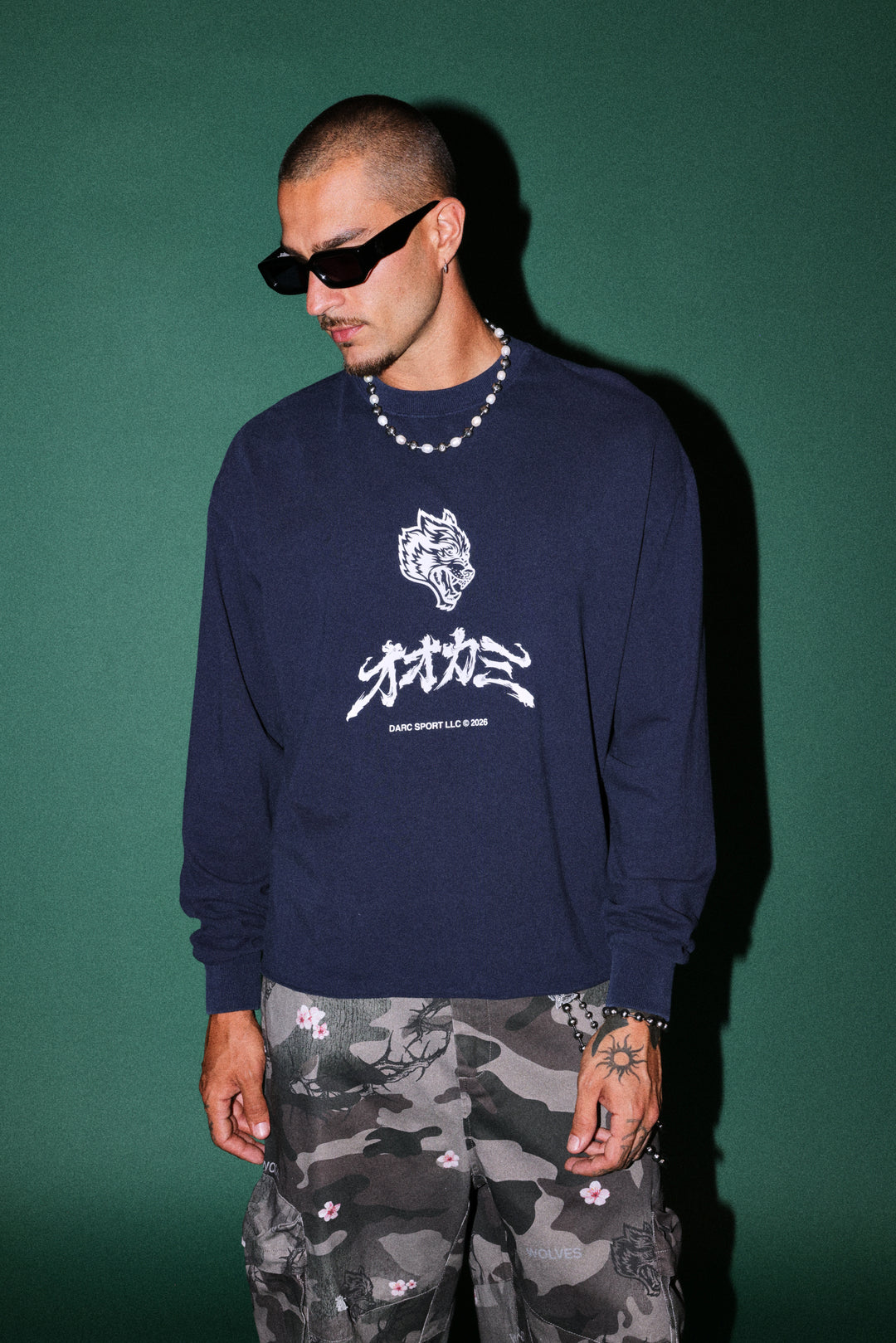 Okami Bushido Grunge Mid Length Raw Hem Ls Tee in Navy