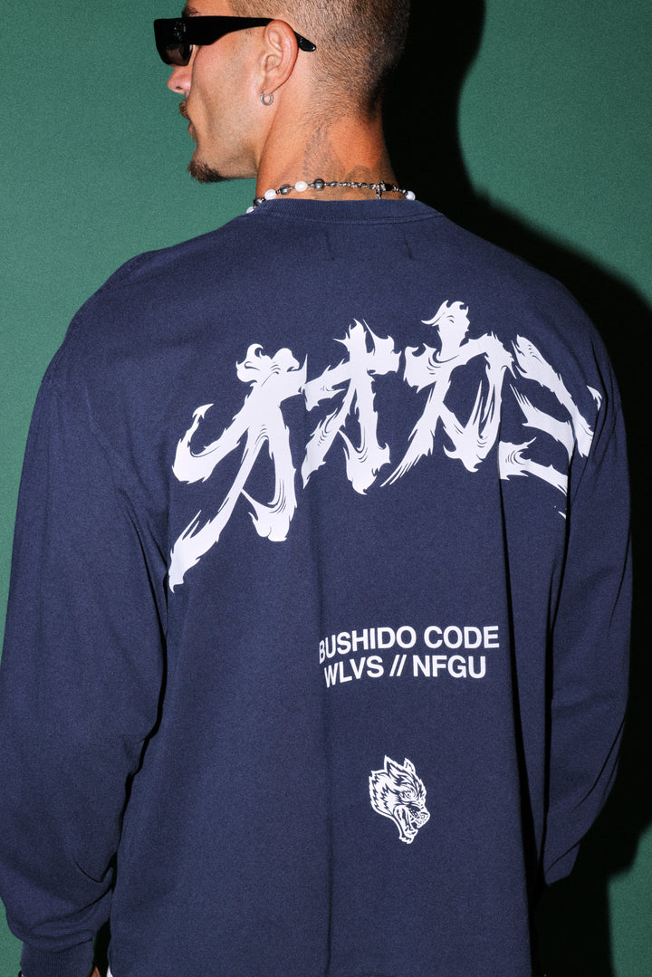 Okami Bushido Grunge Mid Length Raw Hem Ls Tee in Navy