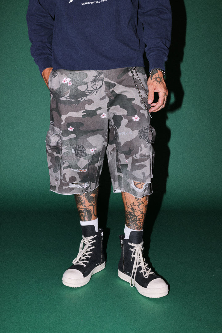 Wolf Pyramid Duke Cargo Shorts in Warrior In A Garden Green Camo
