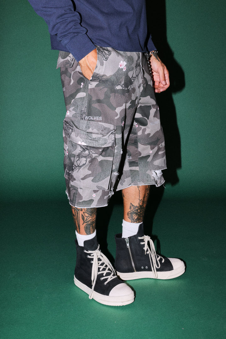 Wolf Pyramid Duke Cargo Shorts in Warrior In A Garden Green Camo
