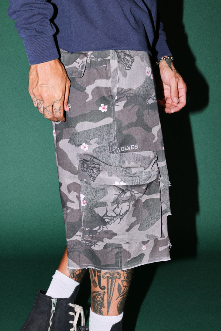 Wolf Pyramid Duke Cargo Shorts in Warrior In A Garden Green Camo