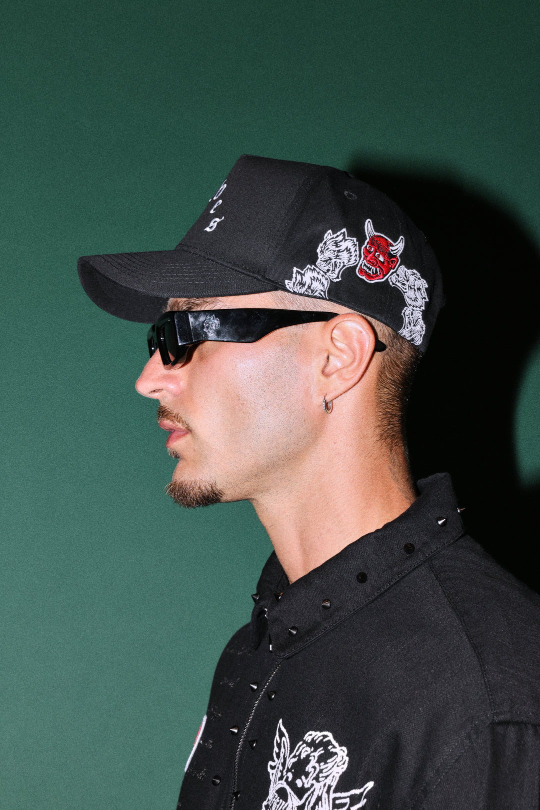 Surrounded Oni 5 Panel Hat in Black