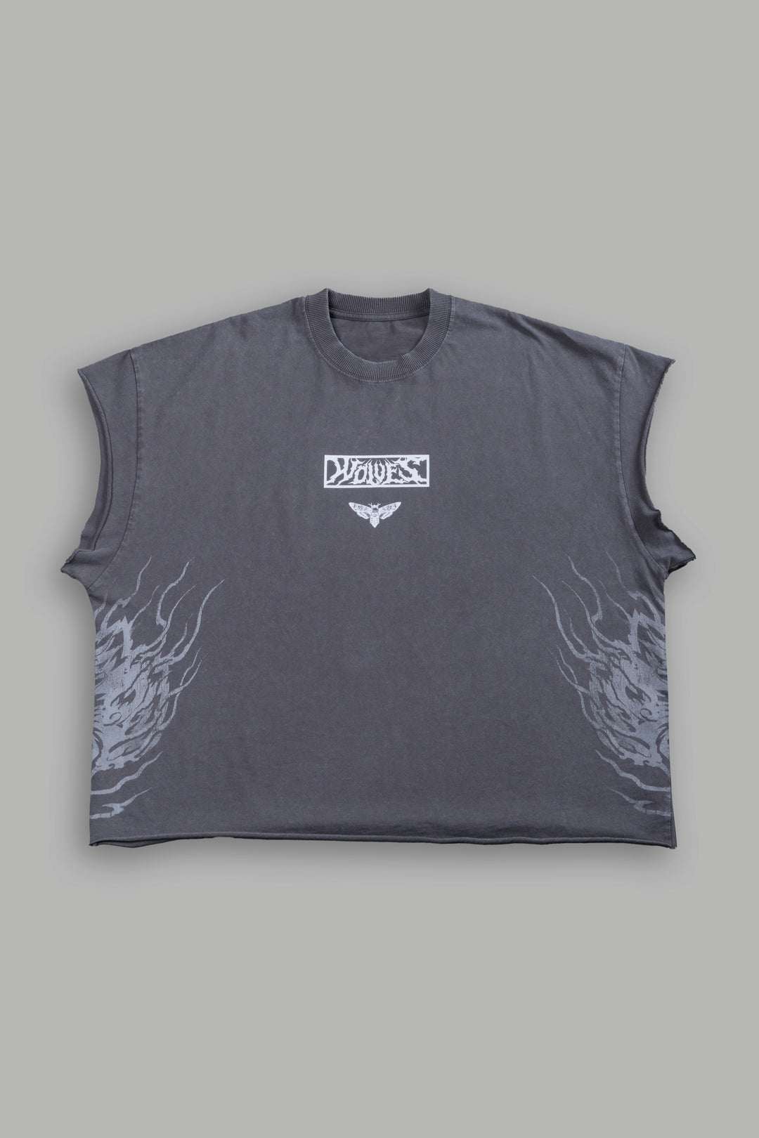 Death's-Head Grunge Cut-Off Mid Length Raw Hem Tee in Slate Gray