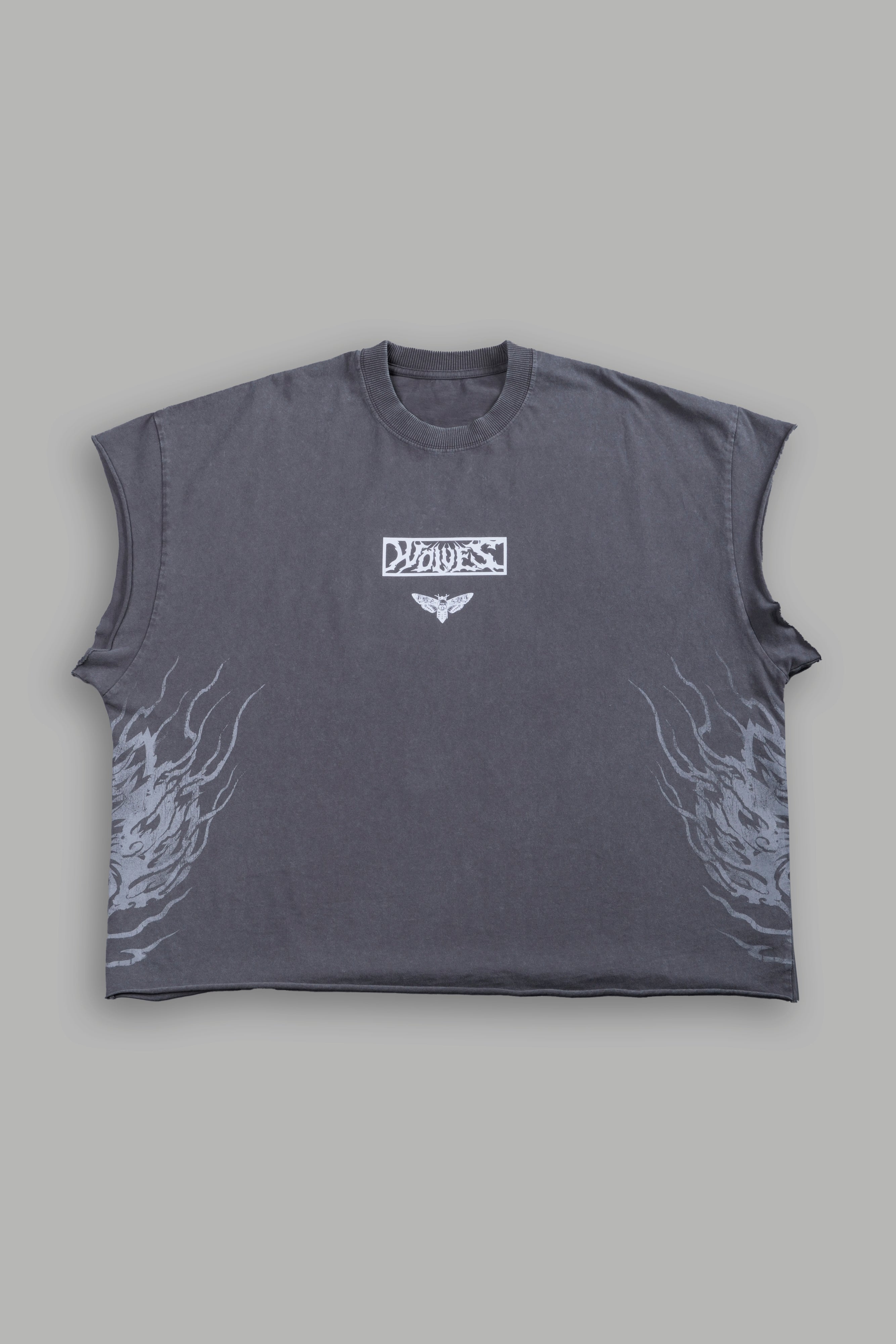 Death's-Head Grunge Cut-Off Mid Length Raw Hem Tee in Slate Gray