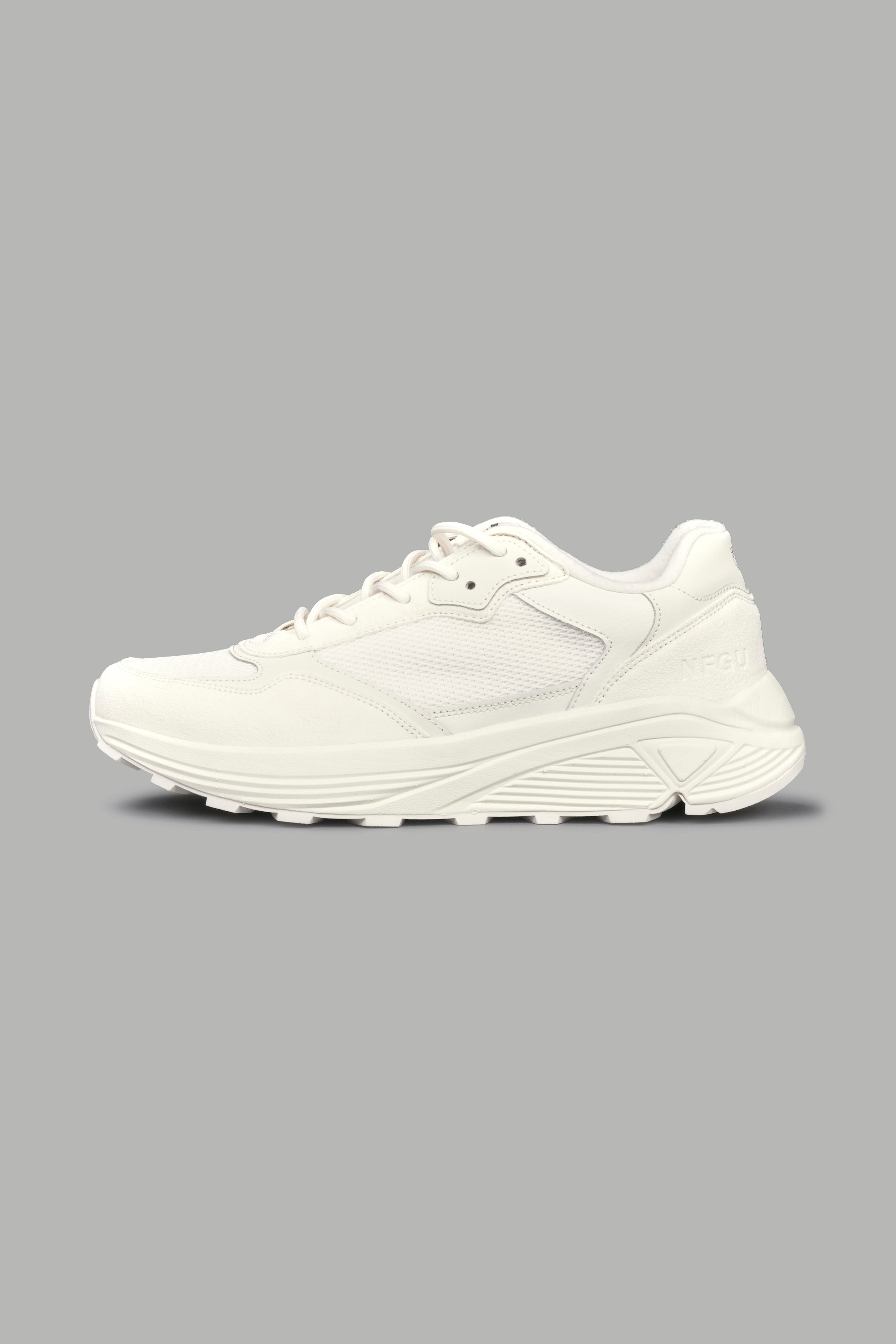 Run-1 Shoes in Cream/Black
