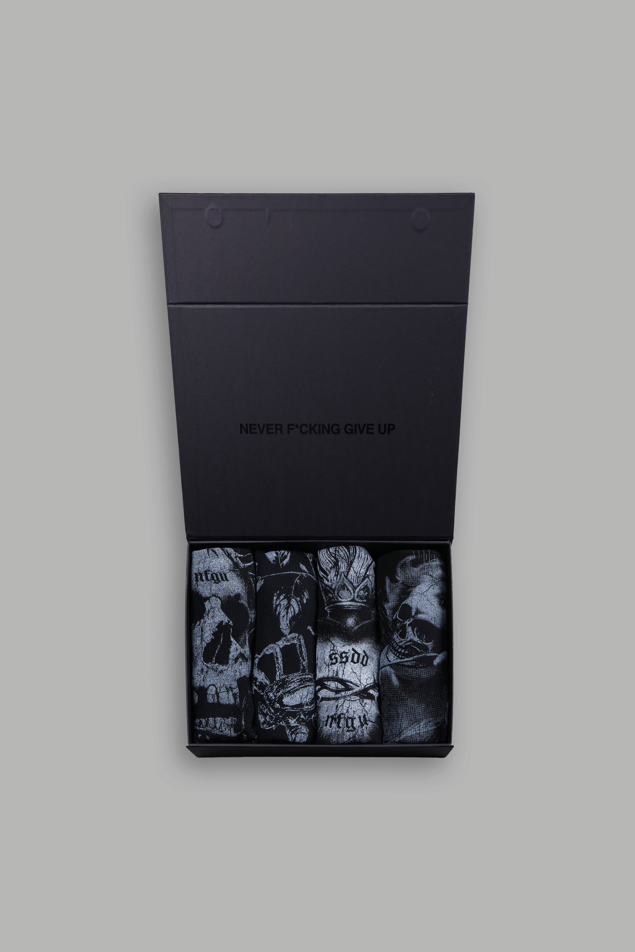 Corazón "Side-By-Side" Tee Box Set in Black