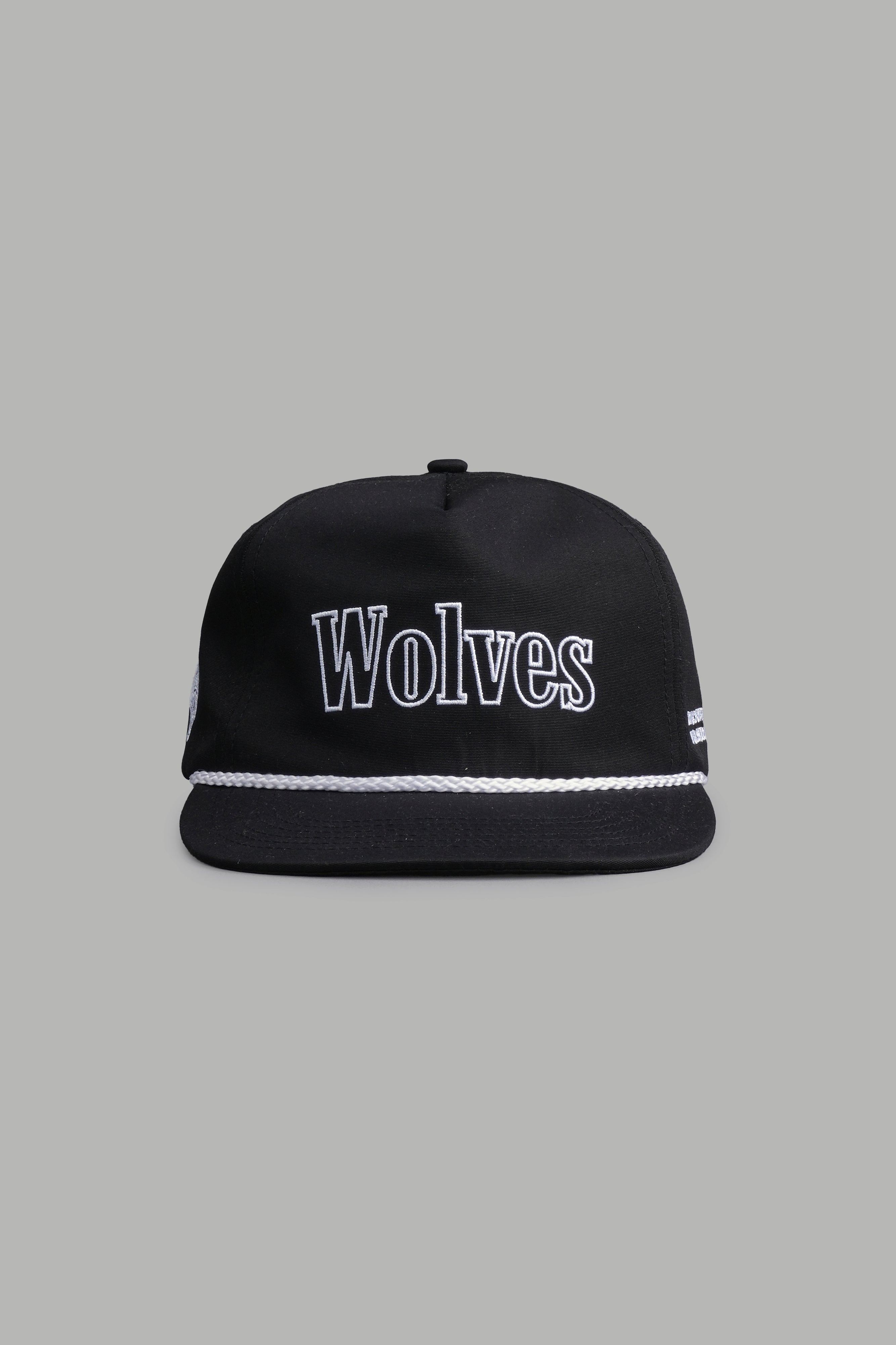 Wolves Paradise Hat in Black/White