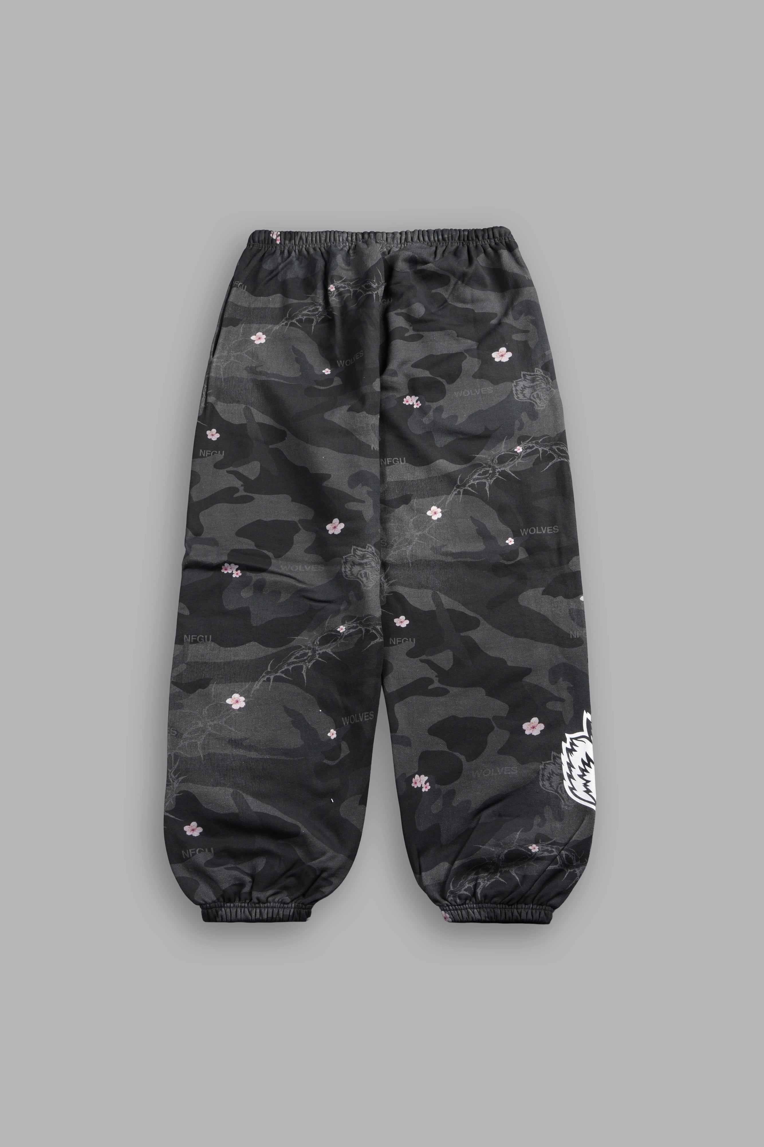 Wolf Chopper Lightweight Lounger Sweat Pants in Warrior In A Garden Black Camo