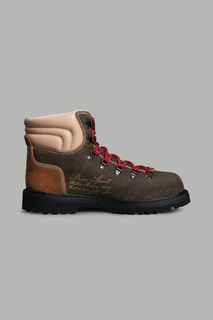 Von Wolf Boots in Brown/Tan