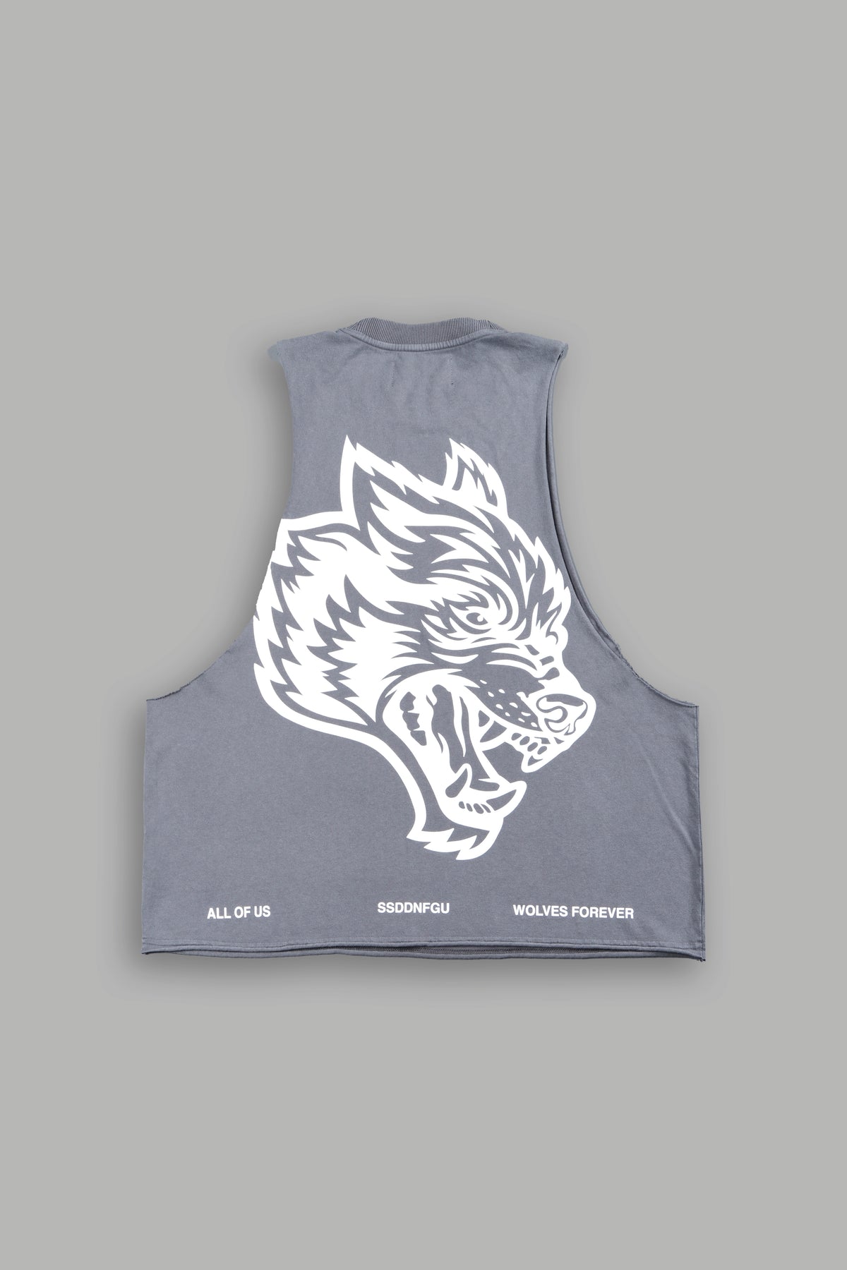 Big Wolf Head Grunge Raw Hem Box Cut Tommy Muscle Tee In Slate Gray