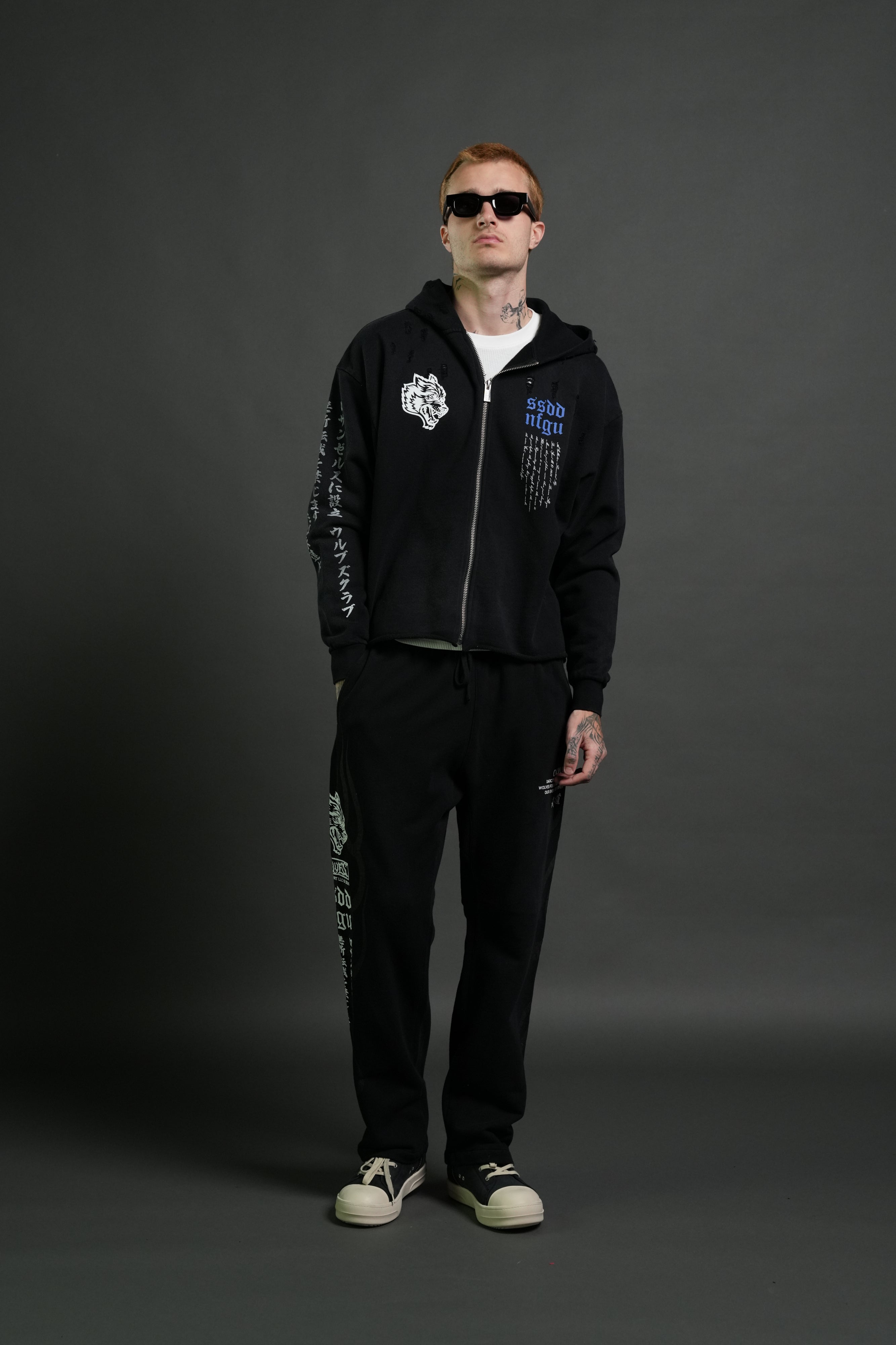 Relentless Distressed Grunge Mid Length Raw Hem Zip Hoodie in Black Sun Fade