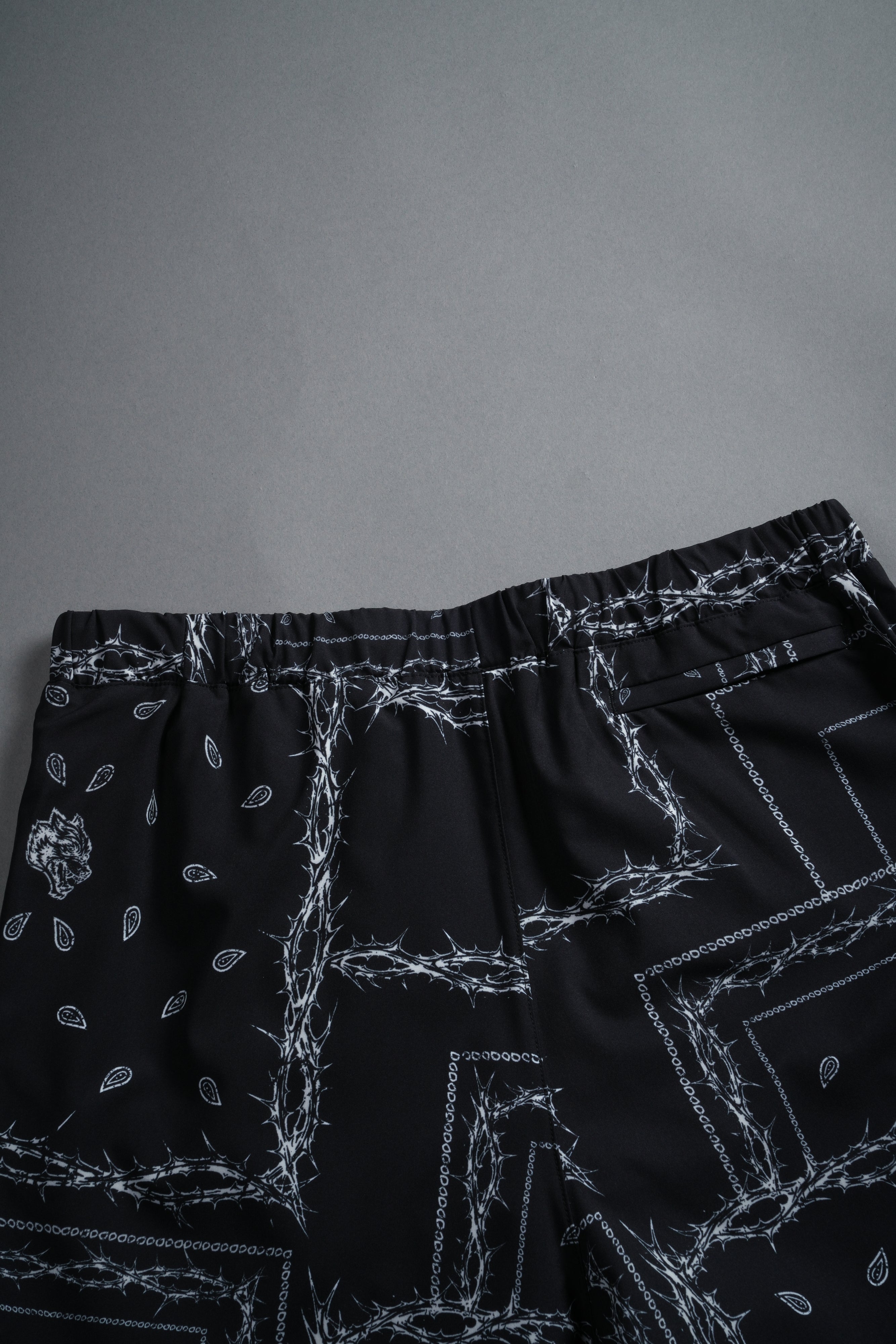 Dual Compression Shorts in Black/White Thorn Paisley