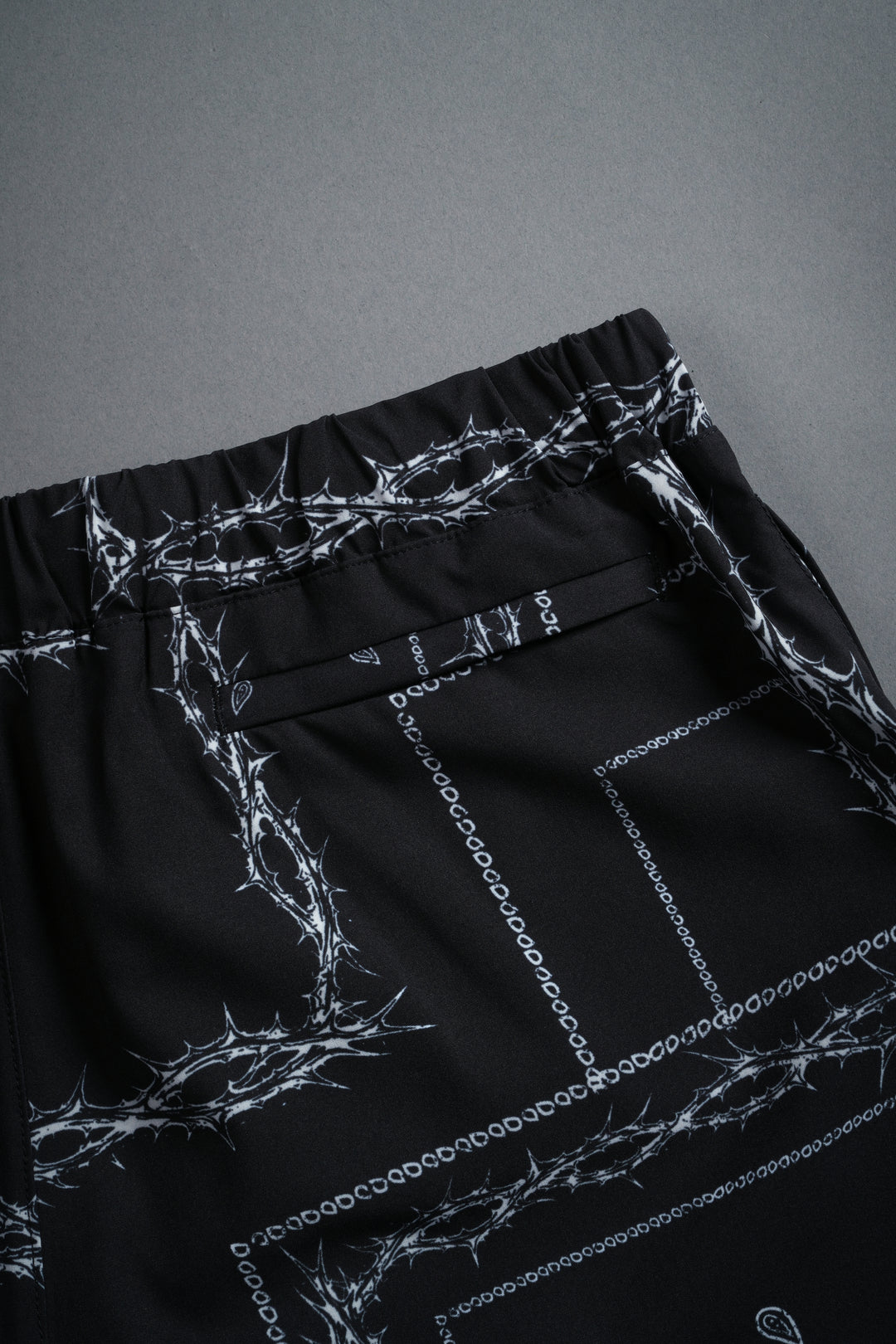 Dual Compression Shorts in Black/White Thorn Paisley