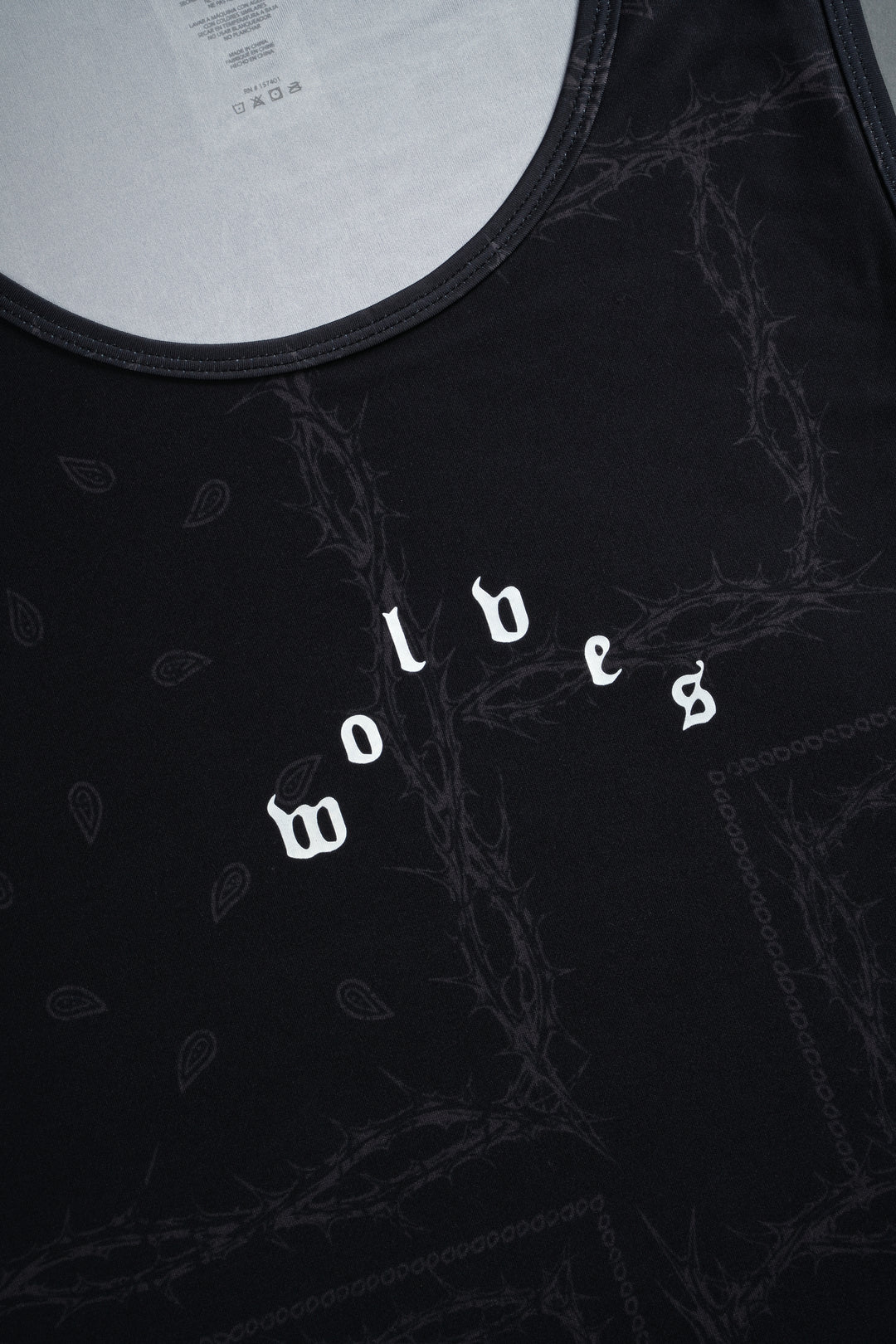 Wolves Pyramid "Dry Wolf" (Drop) Tank in Black Thorn Paisley