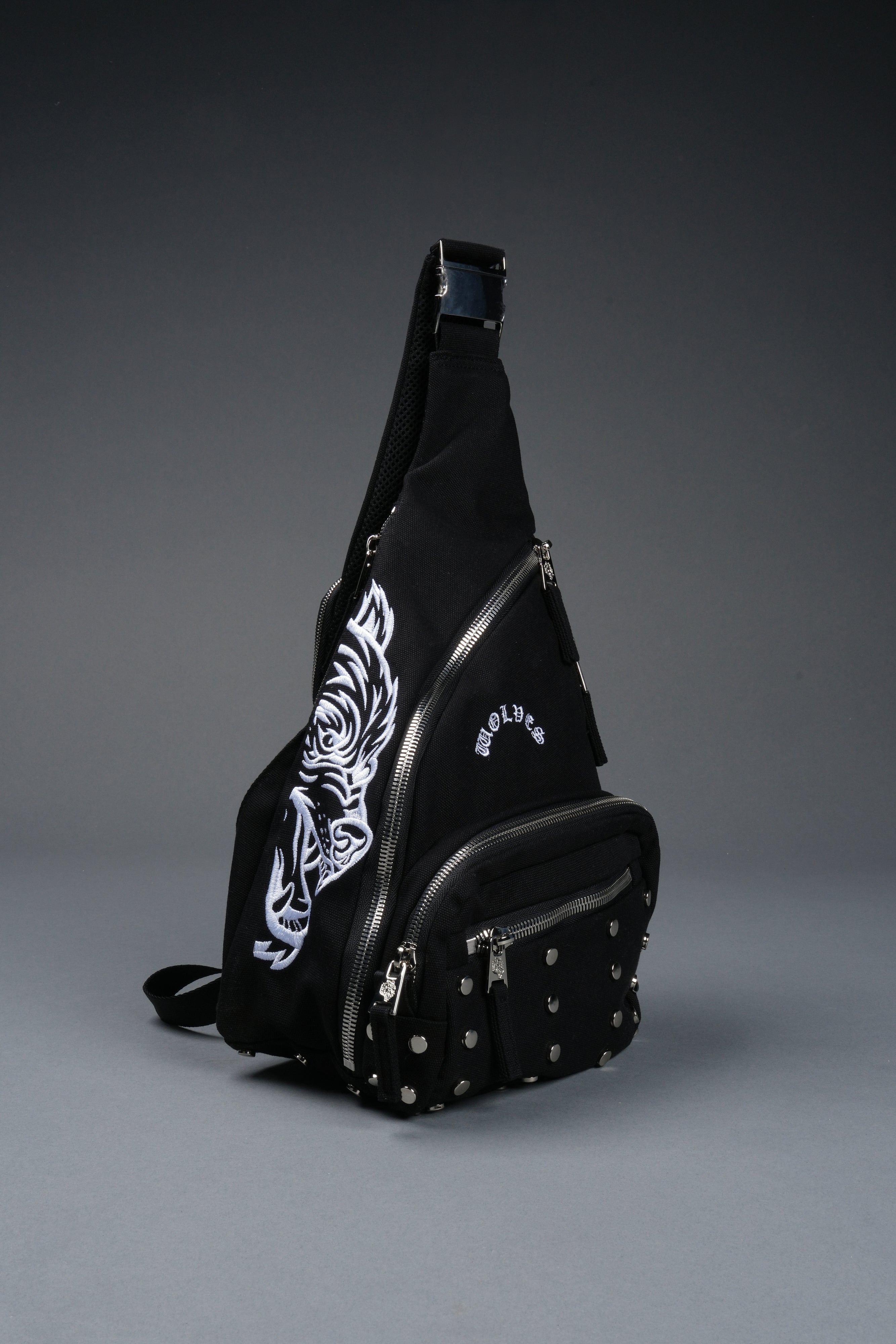 Wolf Head Ronin Side Bag in Black
