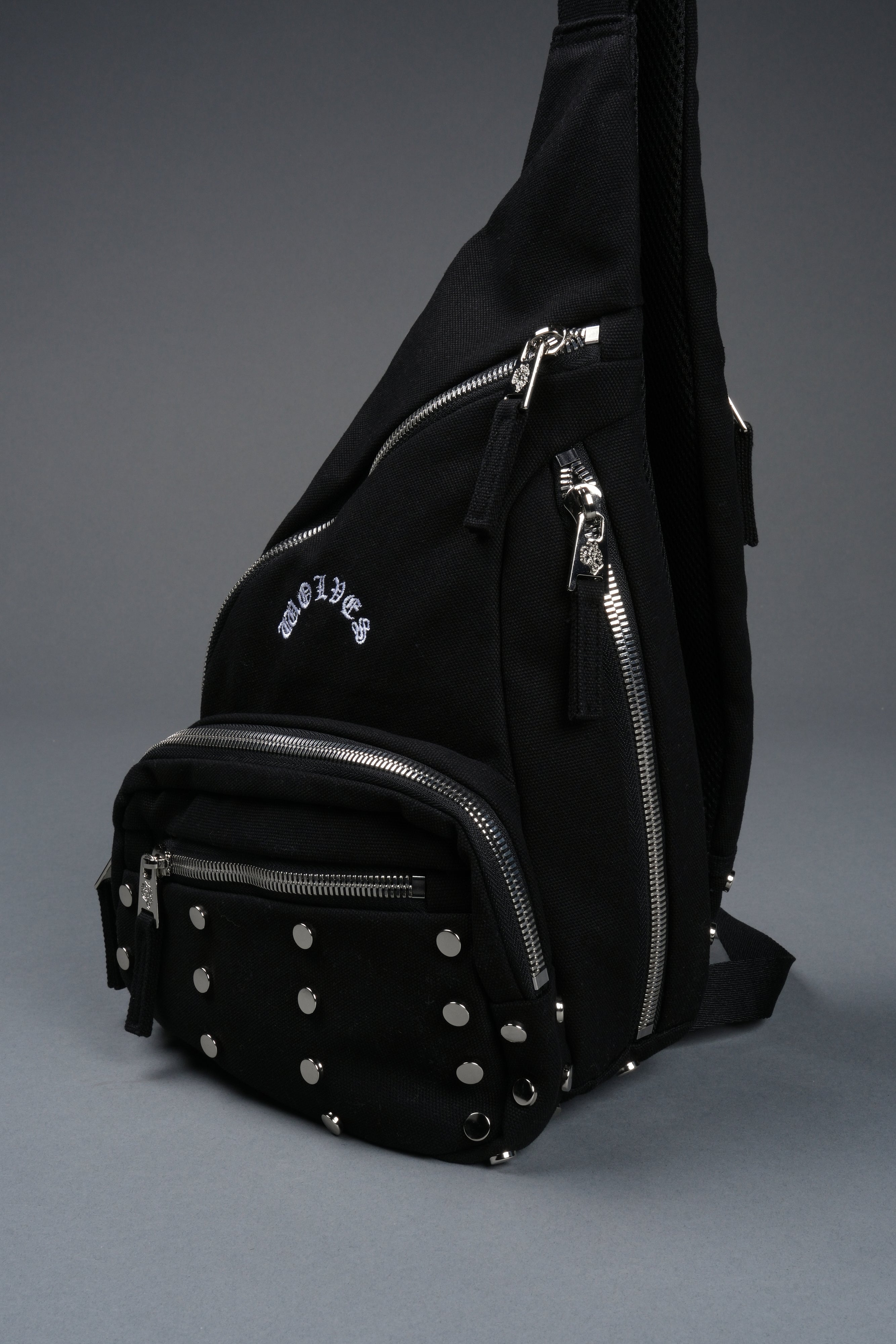 Wolf Head Ronin Side Bag in Black