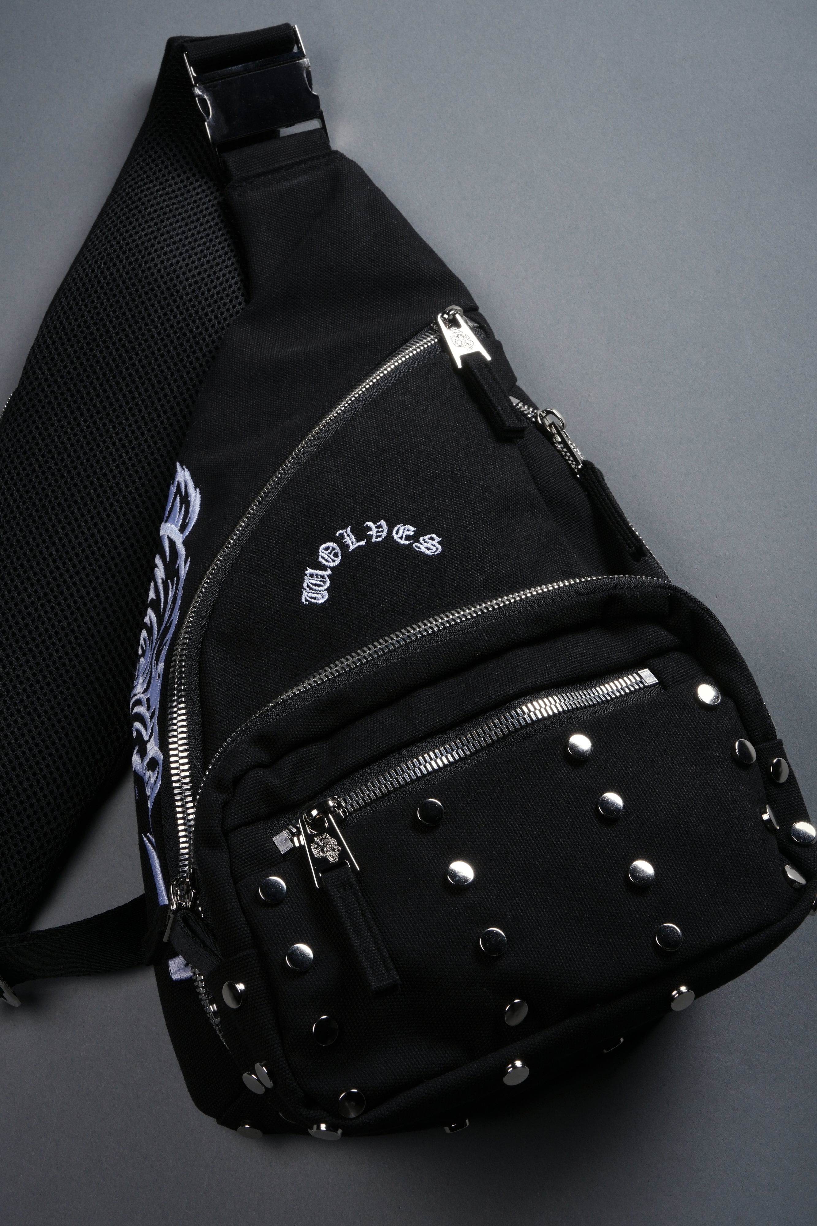 Wolf Head Ronin Side Bag in Black