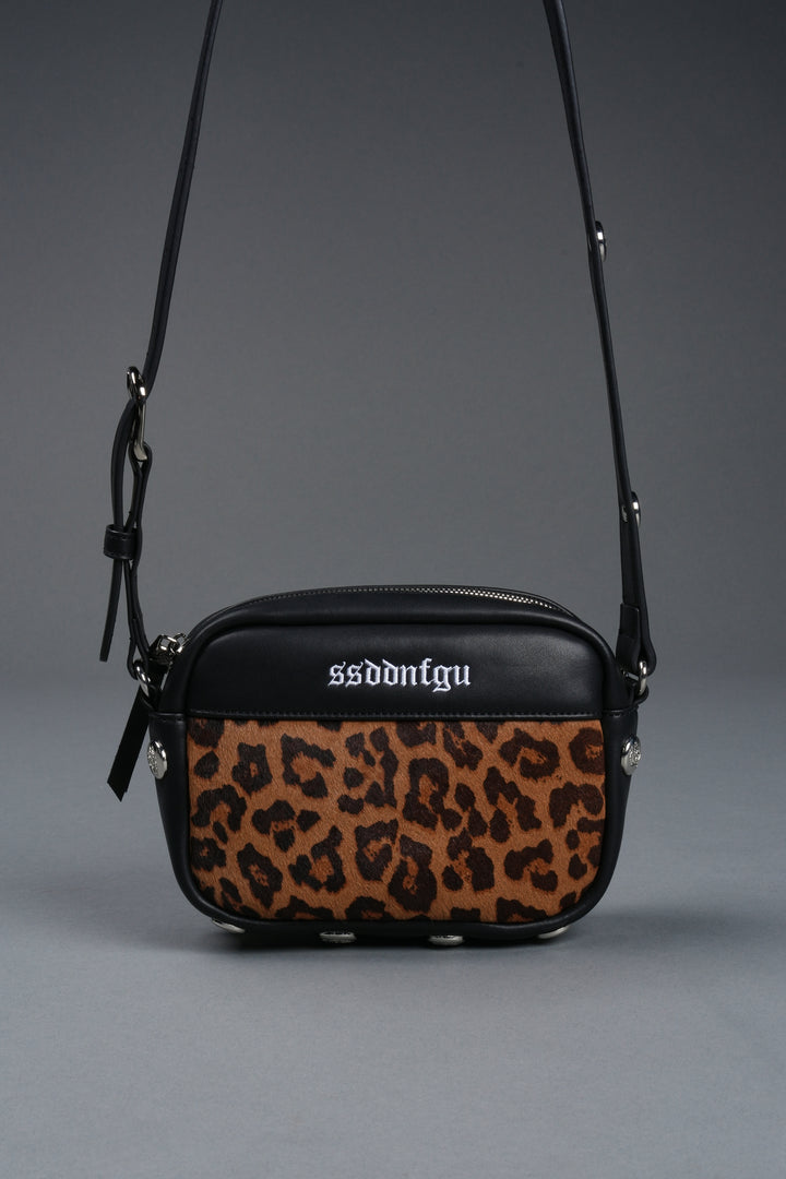 Wolf Head Rodman Leather Side Bag in Black