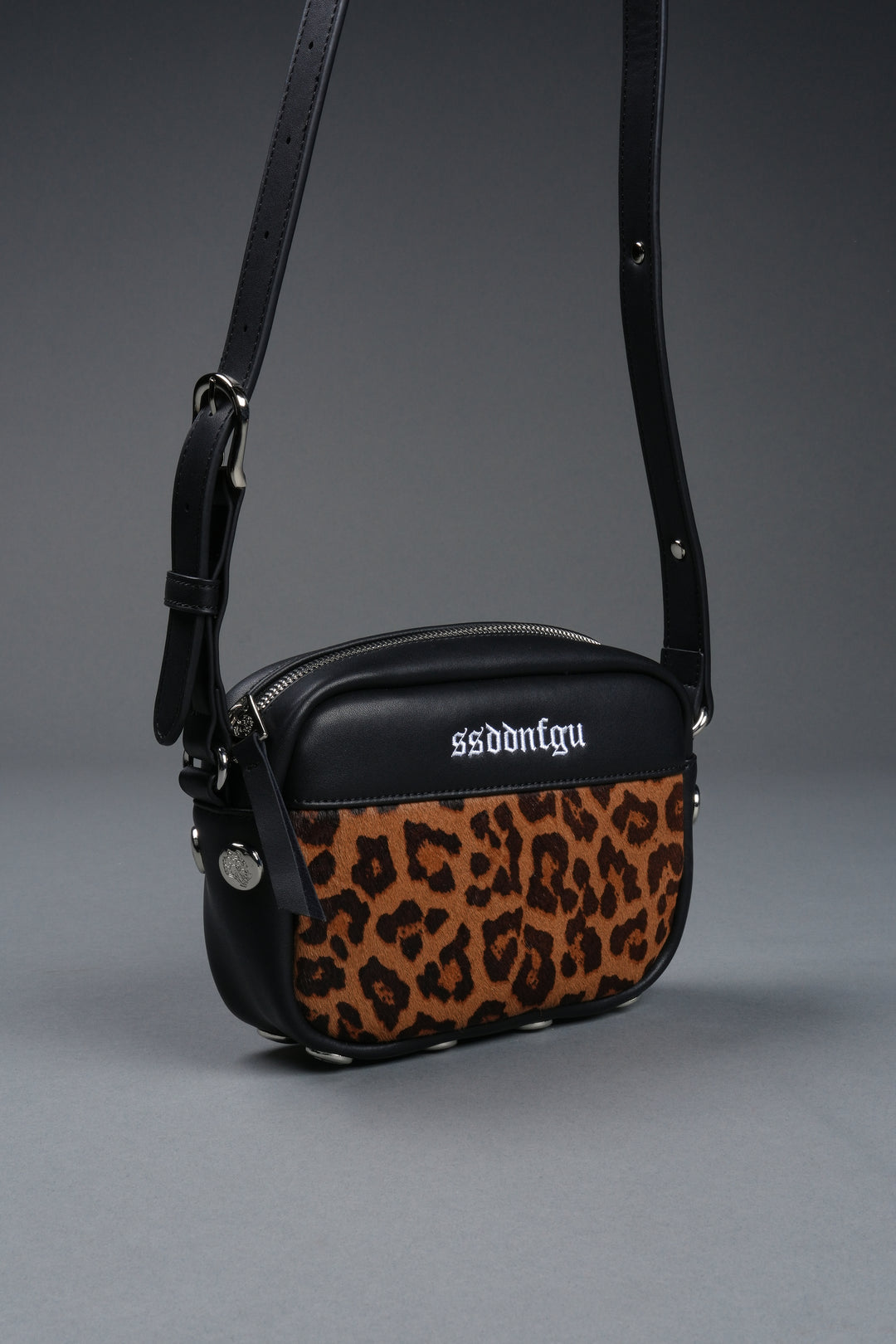 Wolf Head Rodman Leather Side Bag in Black