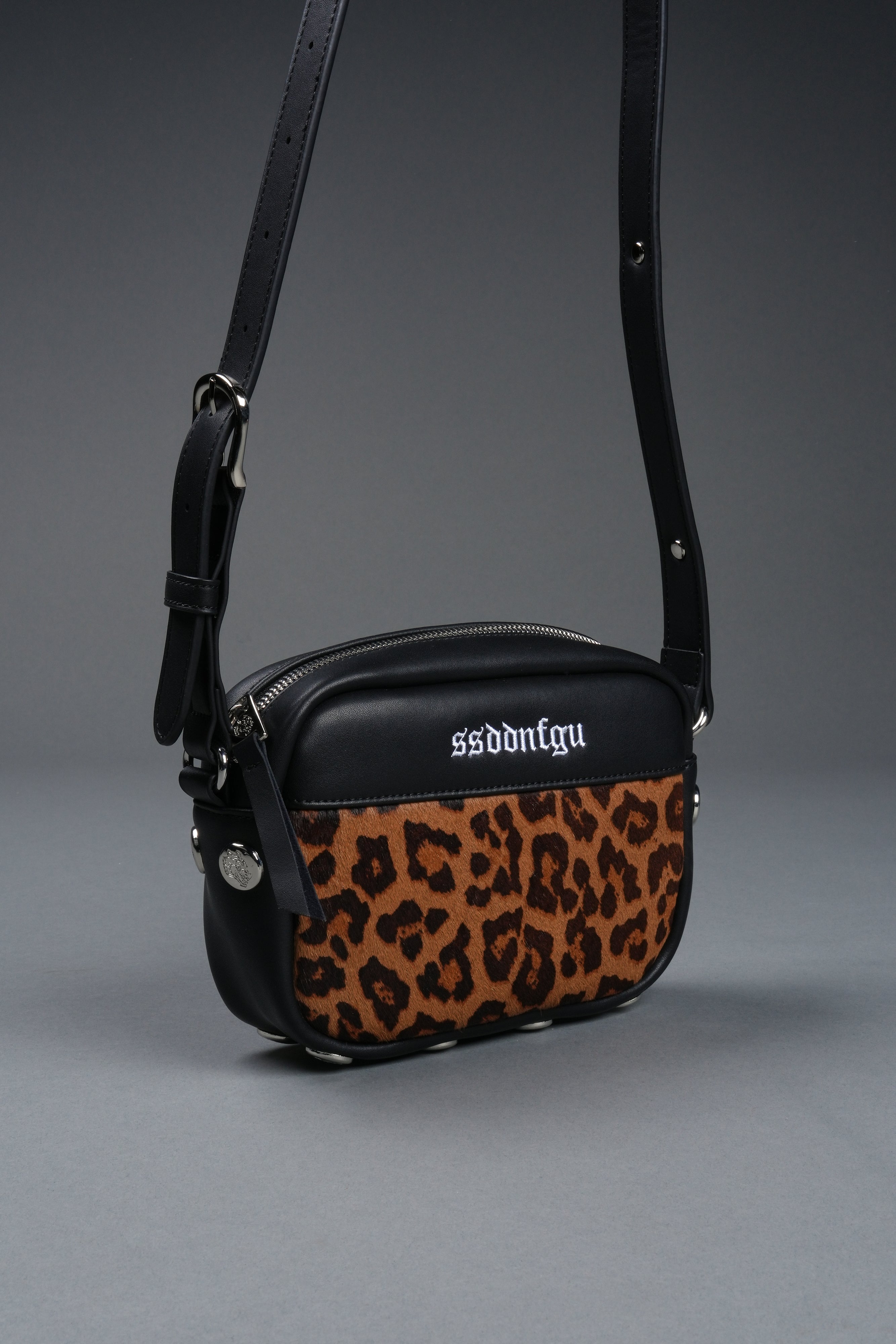 Wolf Head Rodman Leather Side Bag in Black