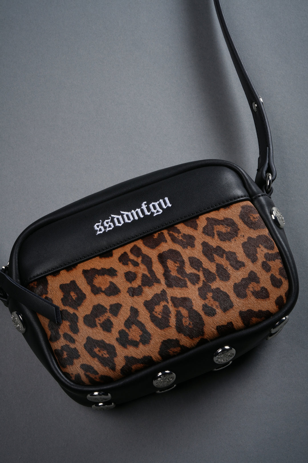 Wolf Head Rodman Leather Side Bag in Black