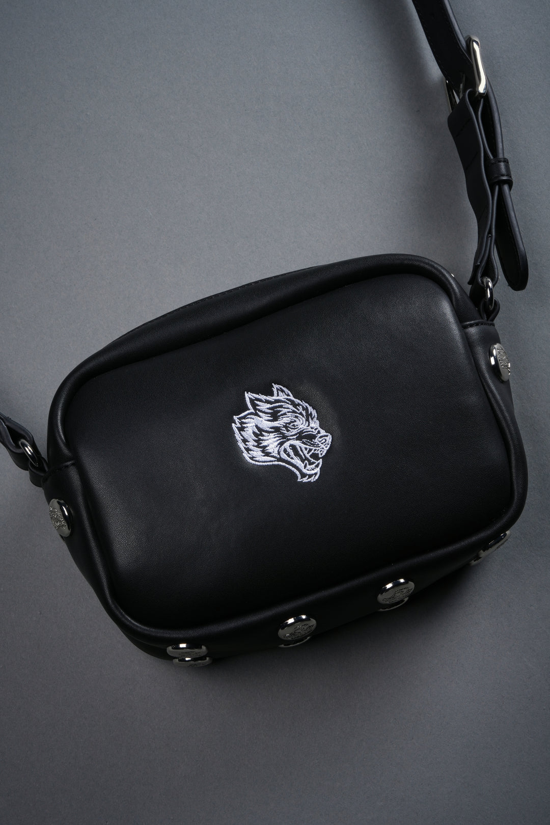 Wolf Head Rodman Leather Side Bag in Black