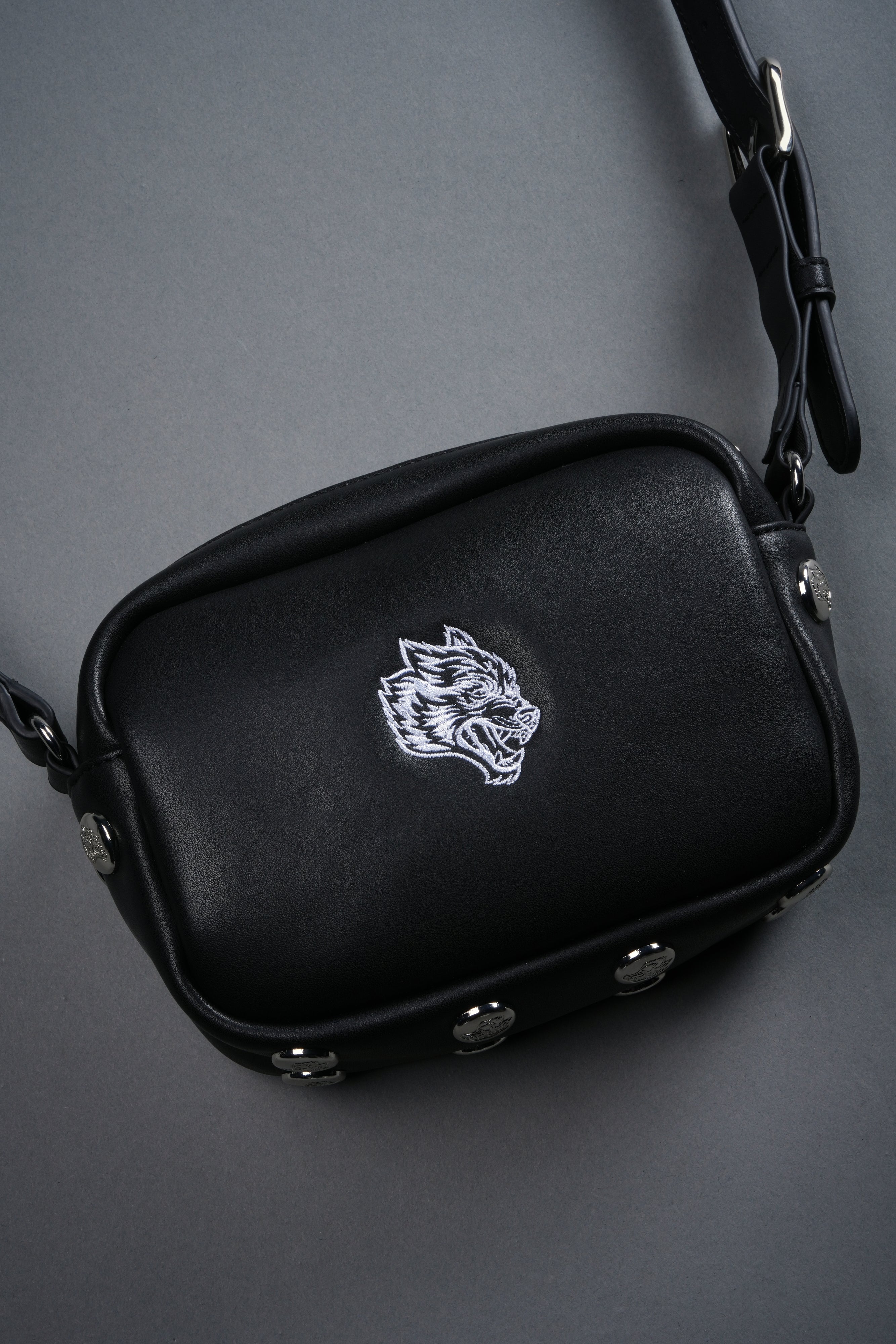Wolf Head Rodman Leather Side Bag in Black