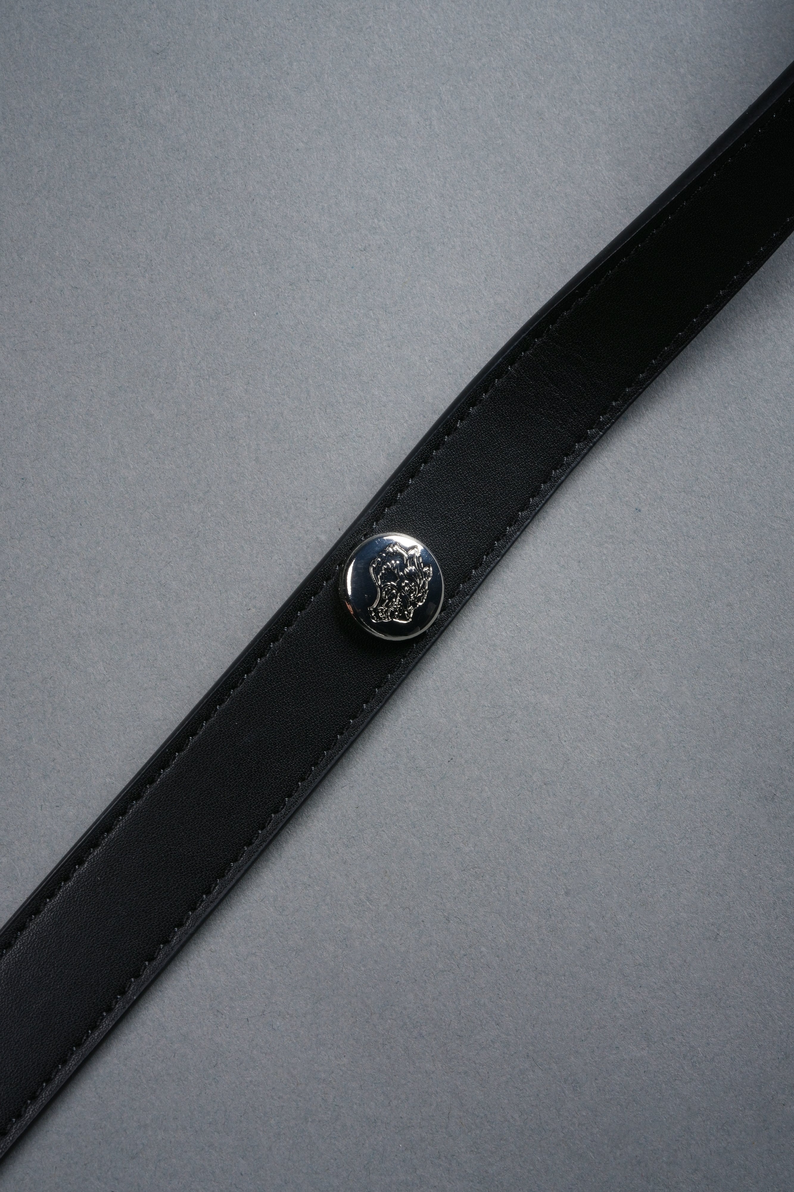 Wolf Head Rodman Leather Side Bag in Black