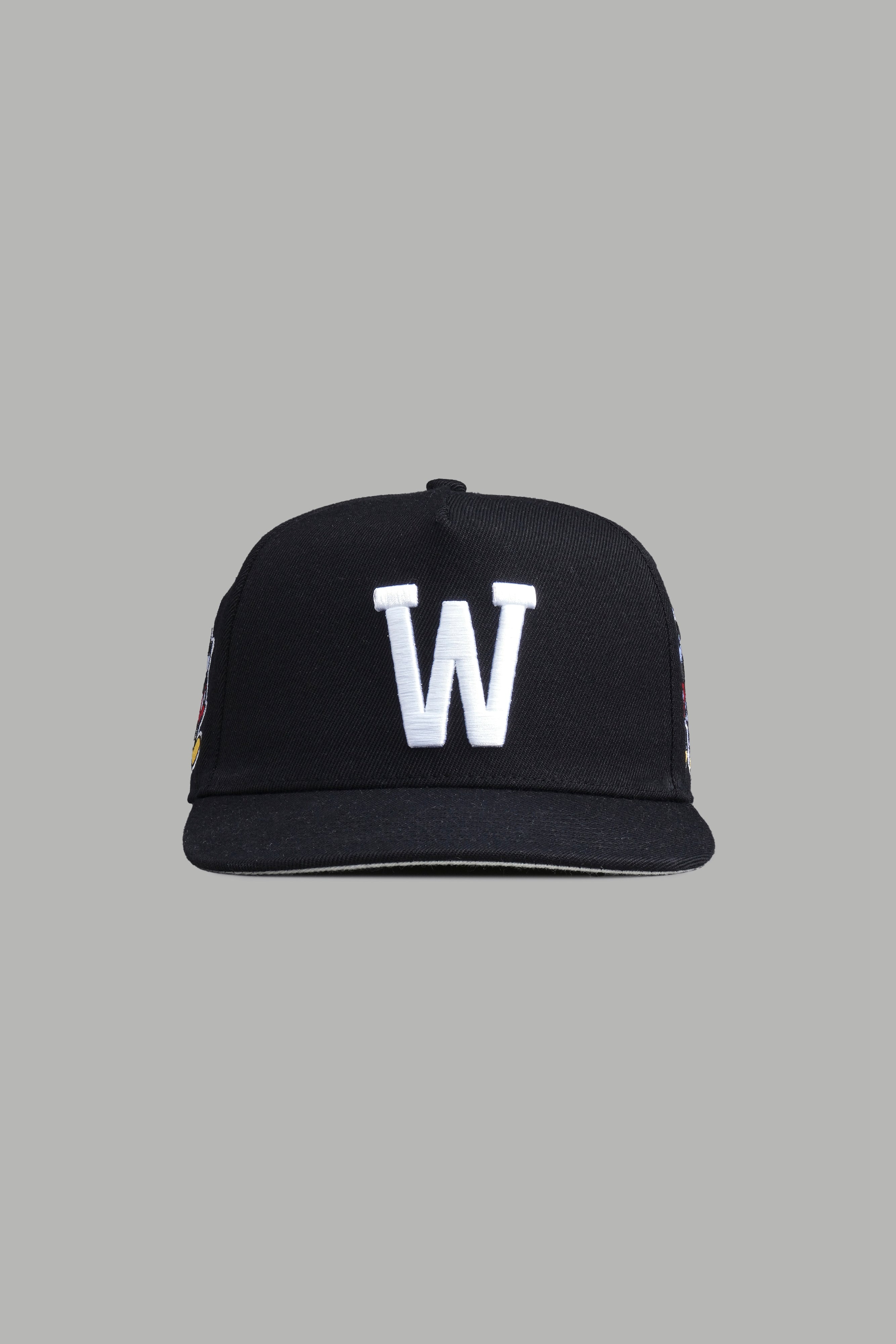 Mickey Mouse Hesh Fitted 5 Panel Cap in Black