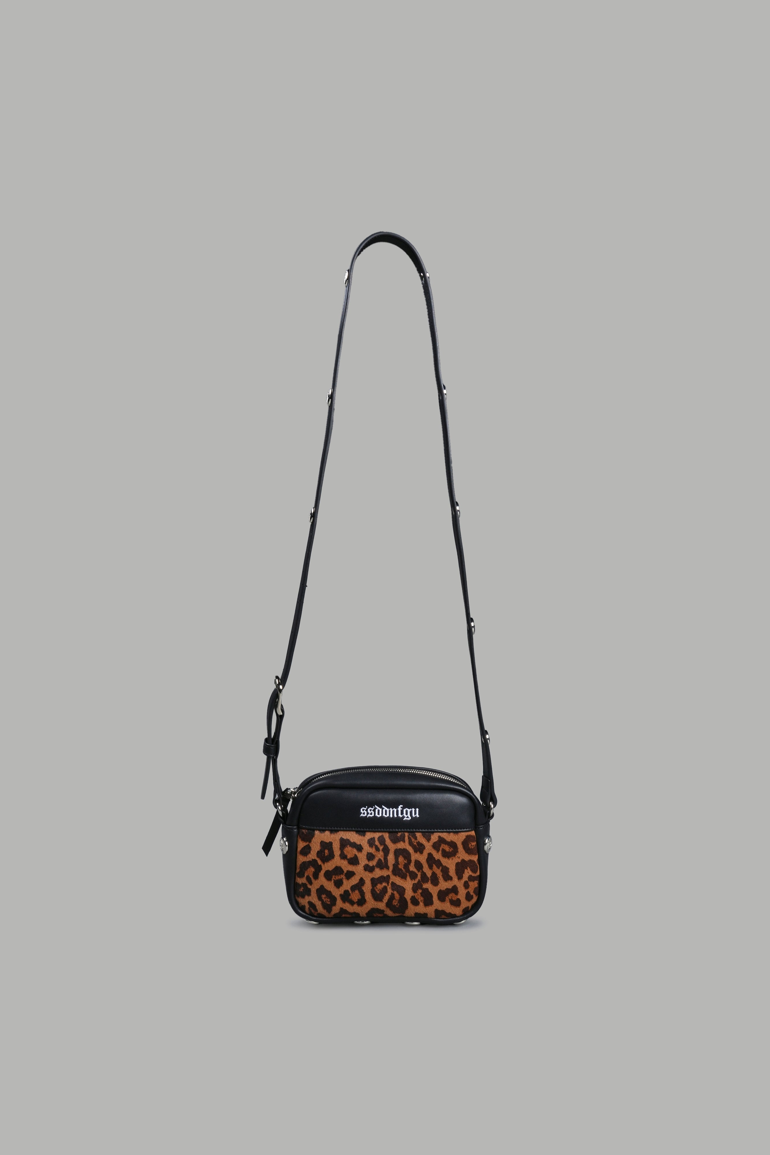 Wolf Head Rodman Leather Side Bag in Black