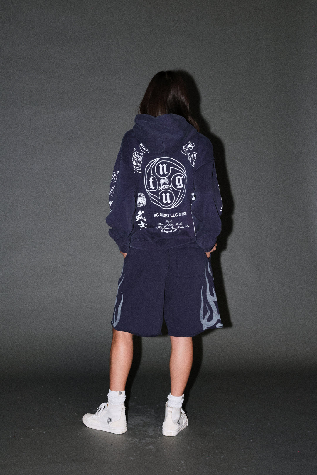 Kazoku Okami Bishop Hoodie in Navy