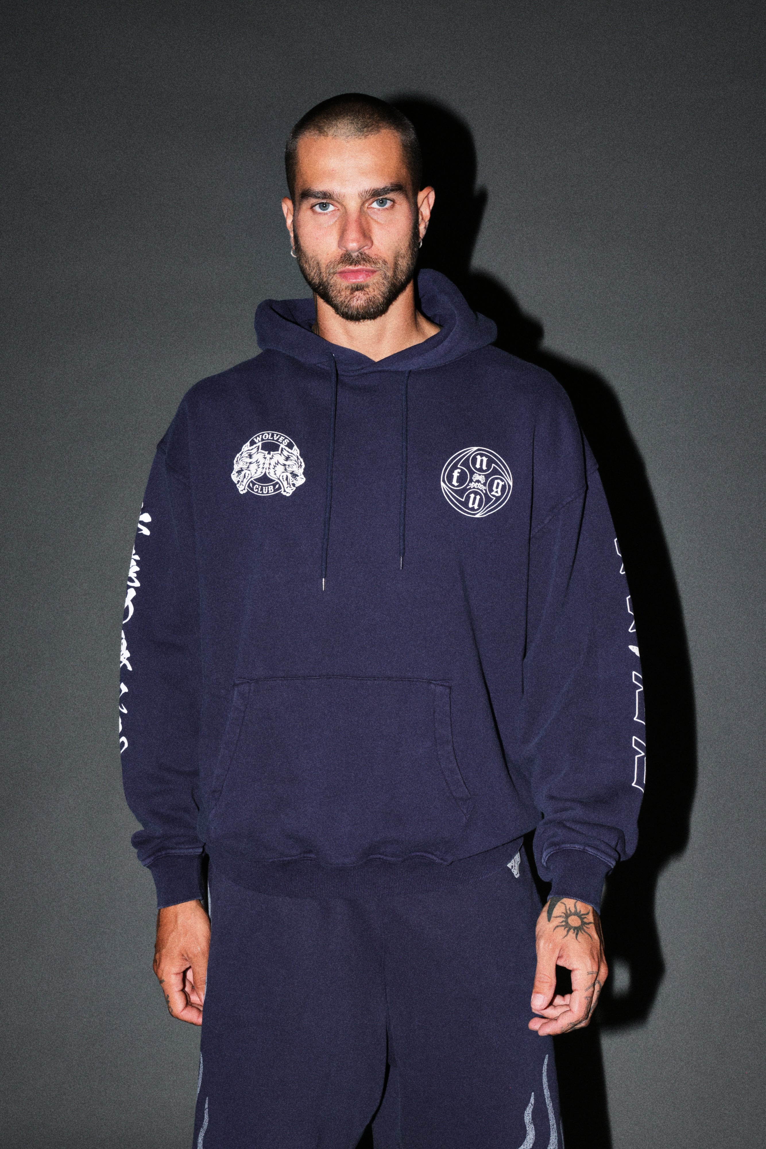 Kazoku Okami Bishop Hoodie in Navy