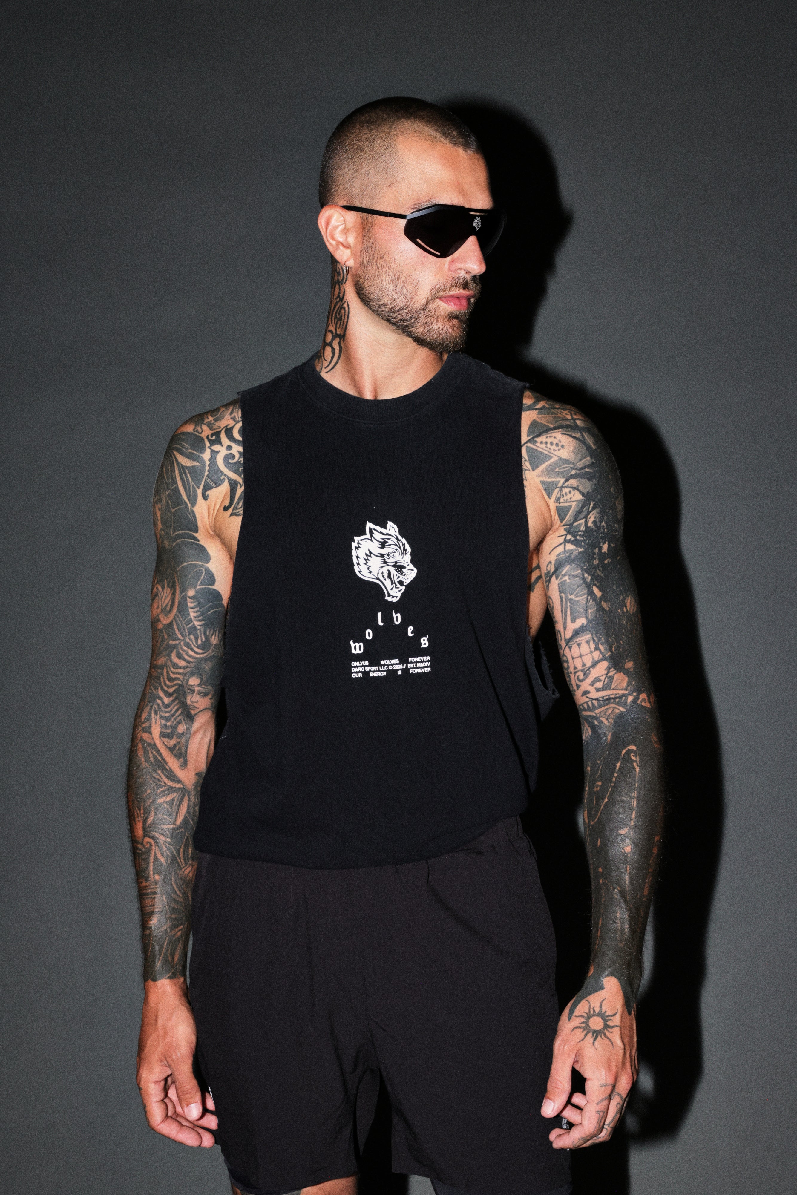 Half Mask Tommy Muscle Tee in Black