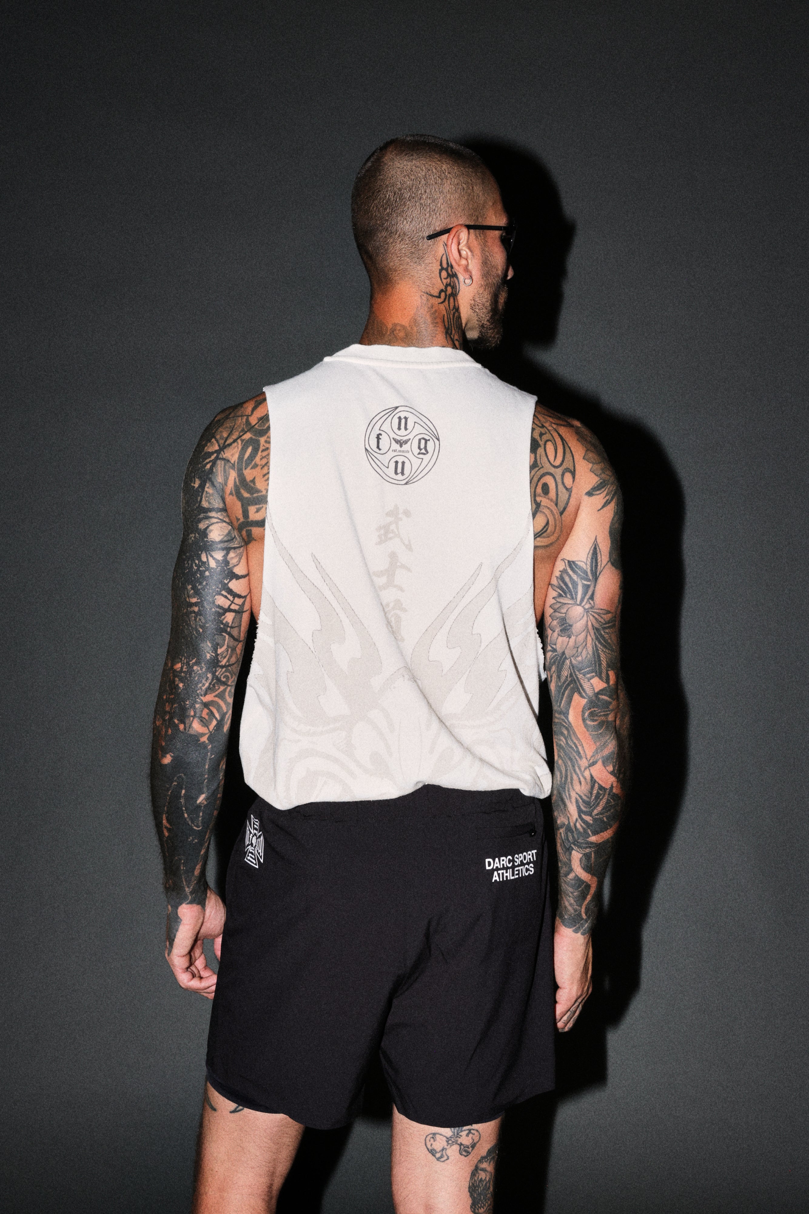 Half Mask Tommy Muscle Tee in Cream