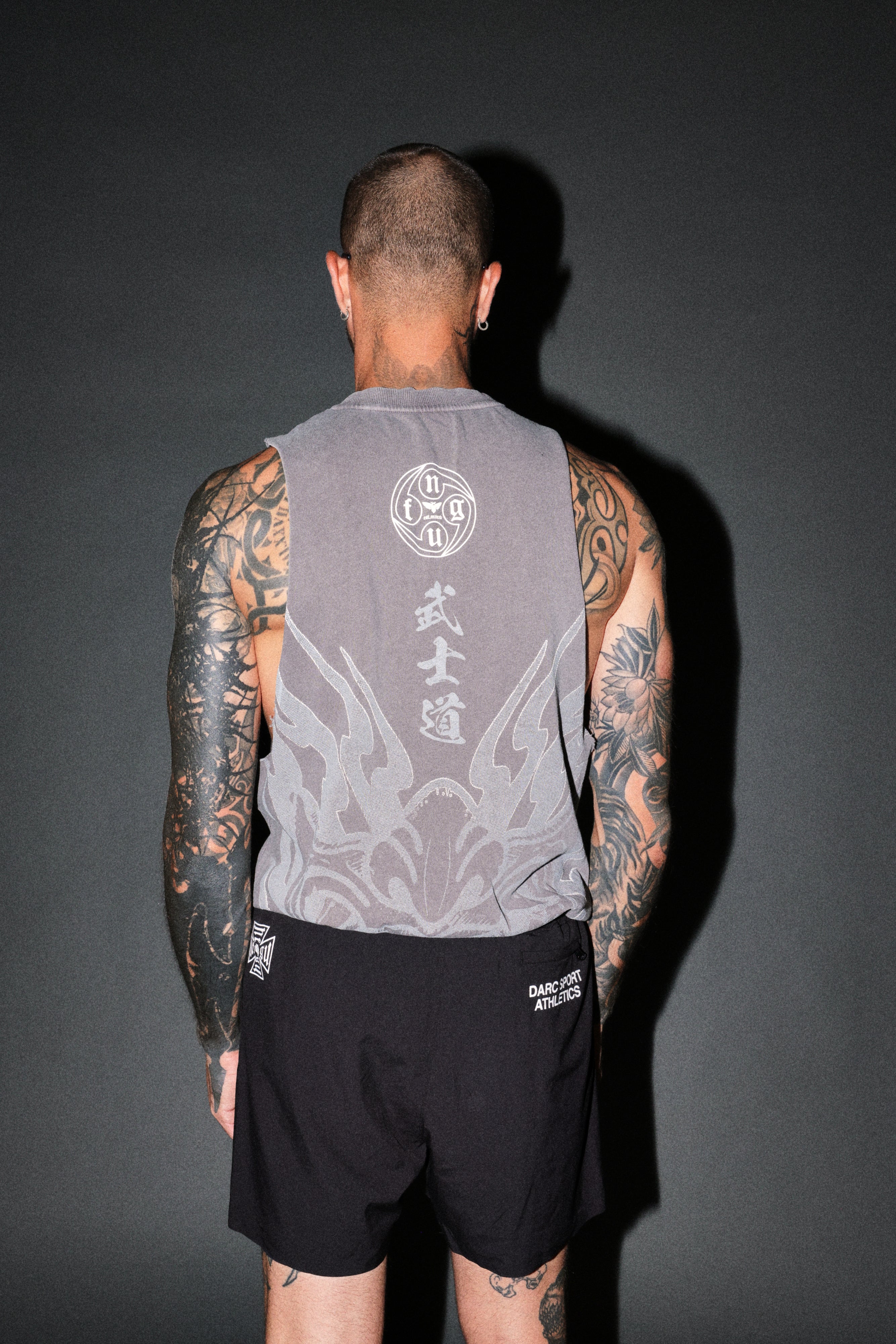 Half Mask Tommy Muscle Tee in Slate Gray