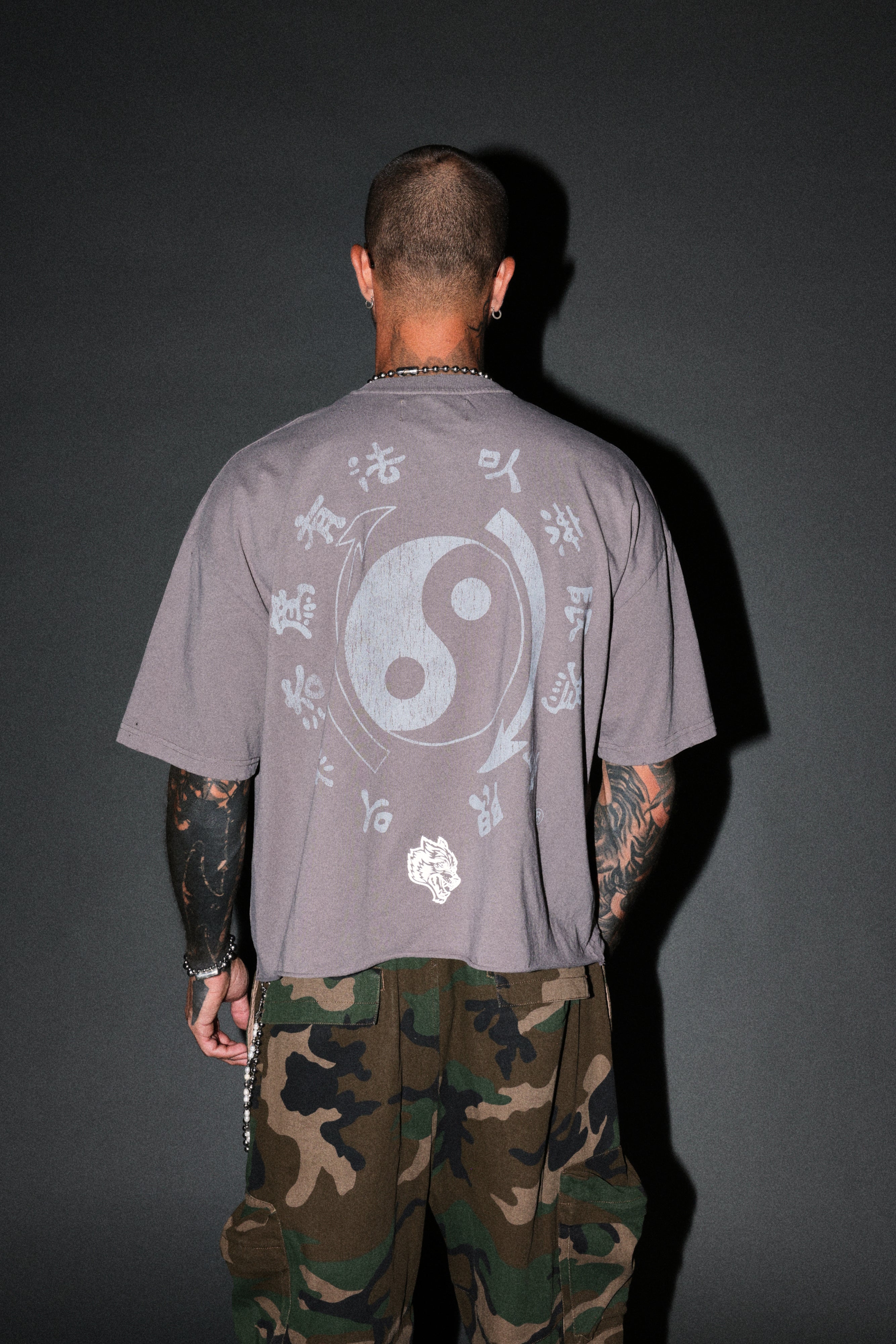 Bruce Lee Forever Distressed Grunge Box Cut Tee V2 in Slate Gray