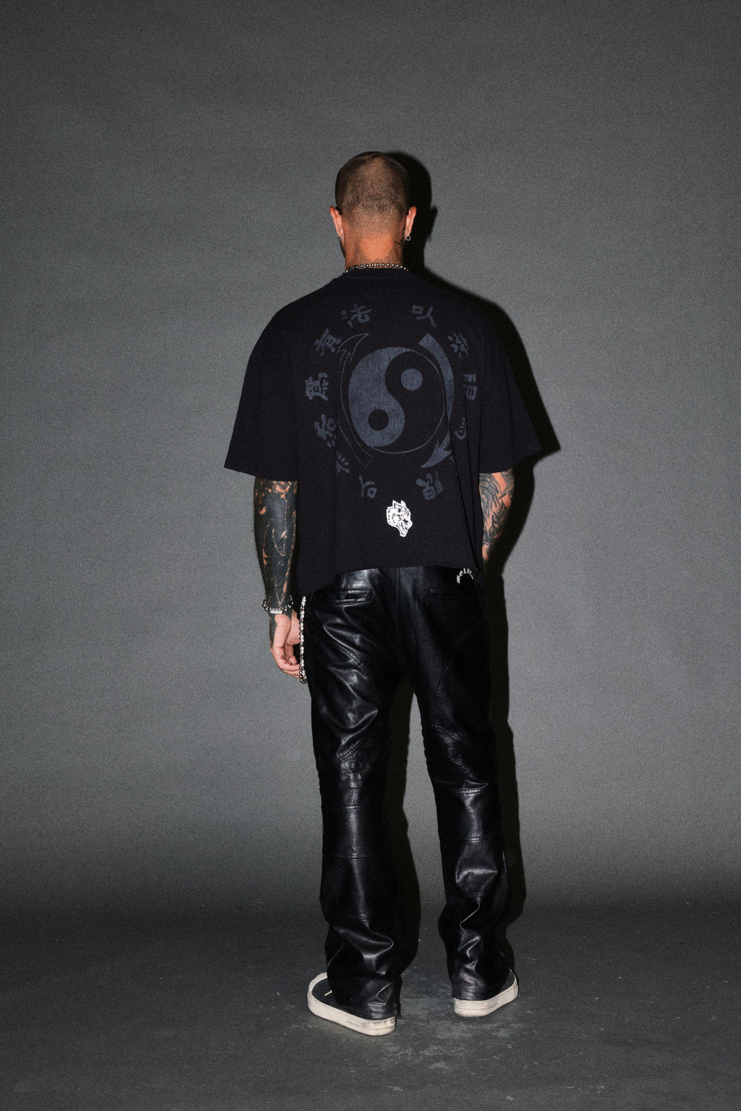 Bruce Lee Forever Distressed Grunge Box Cut Tee V2 in Black
