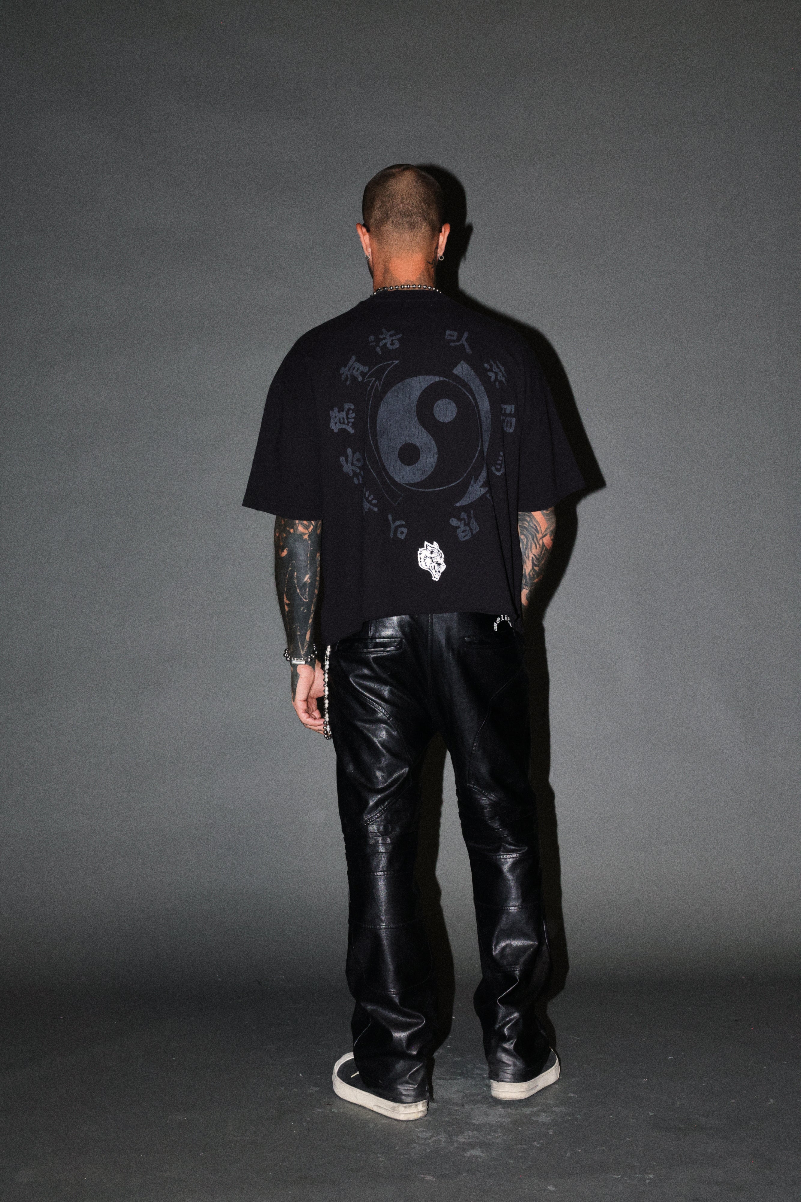 Bruce Lee Forever Distressed Grunge Box Cut Tee V2 in Black