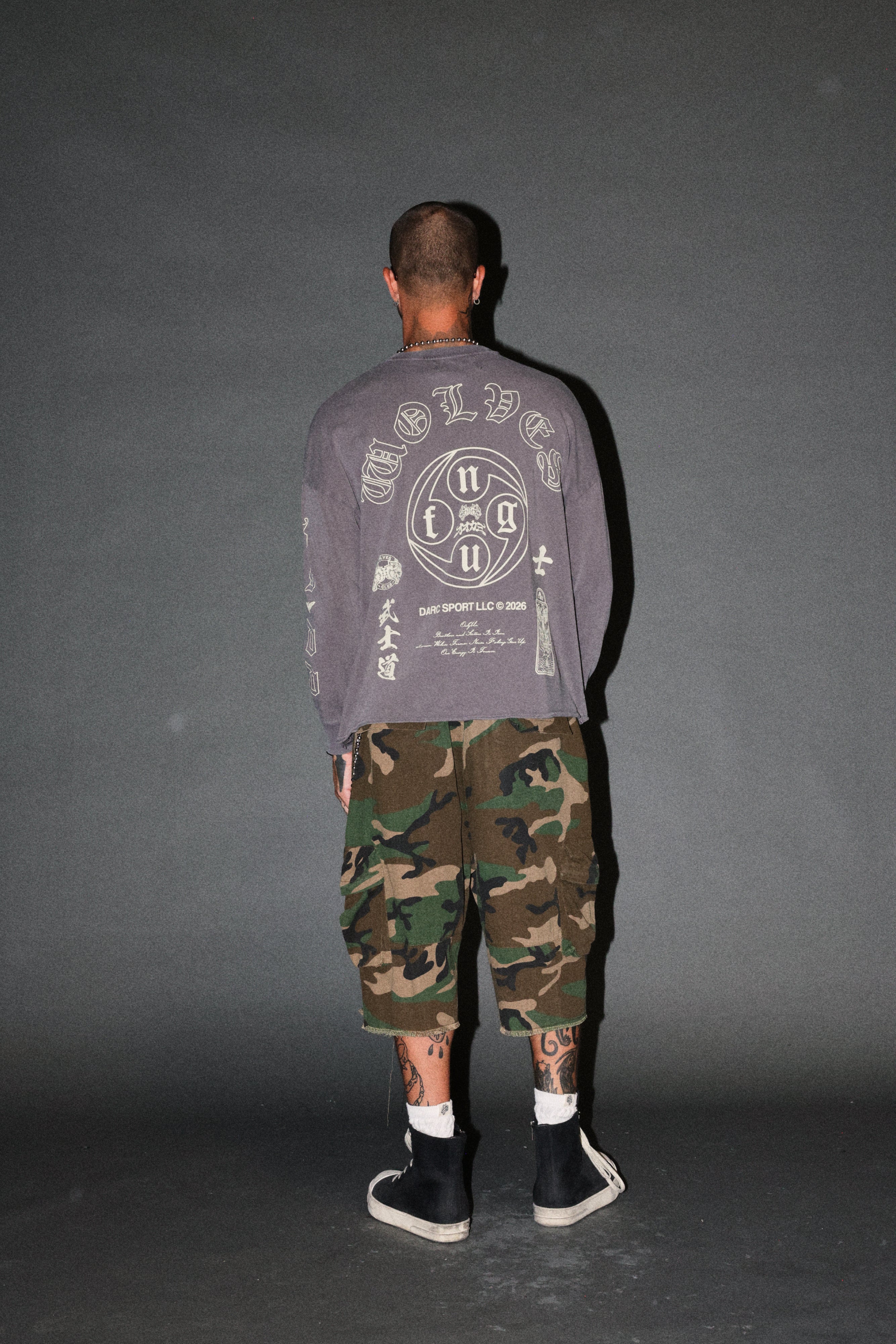 Kazoku Okami Premium Box Cut Ls Tee in Slate Gray