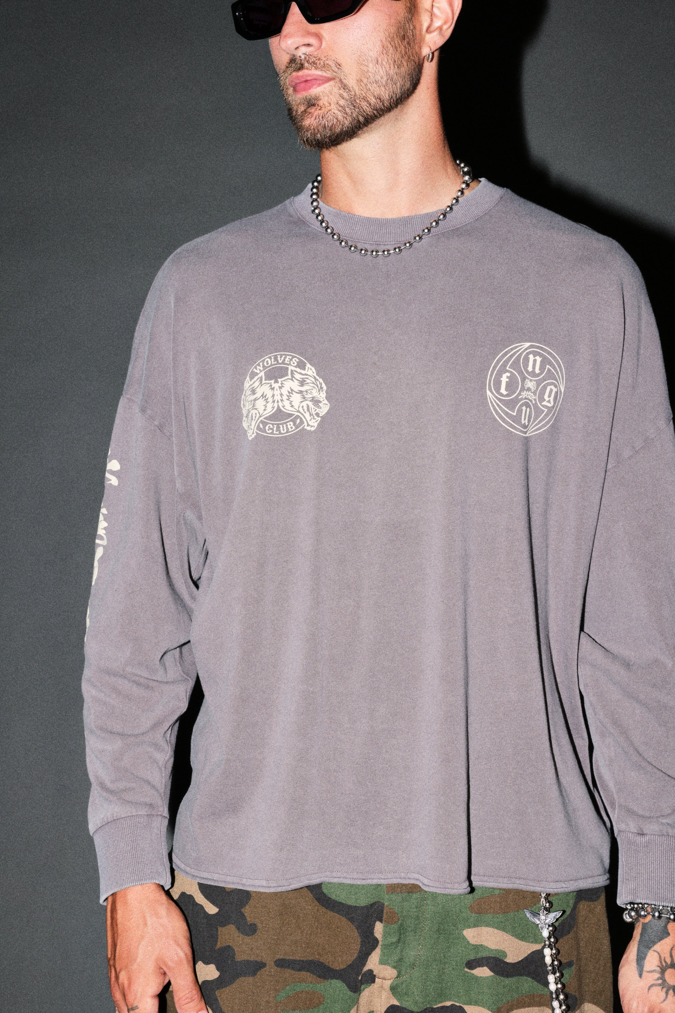 Kazoku Okami Premium Box Cut Ls Tee in Slate Gray