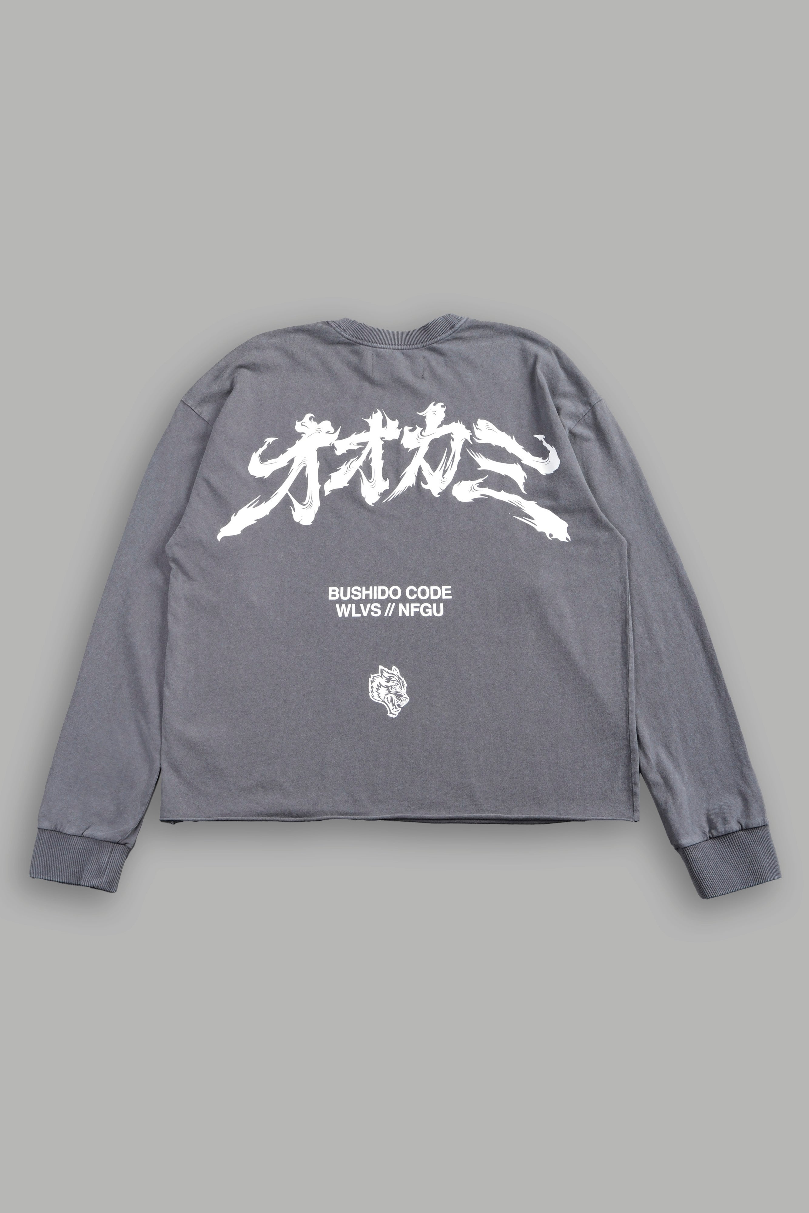 Okami Bushido Grunge Mid Length Raw Hem Ls Tee in Slate Gray